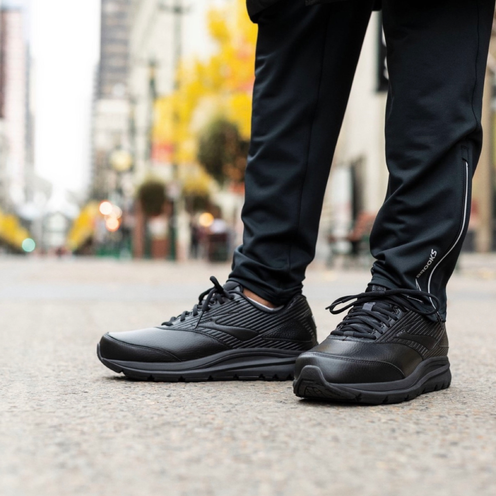 รองเท้า Brooks Addiction Walker 2 ‘TripleBlack’ #มือ2 (M14US)