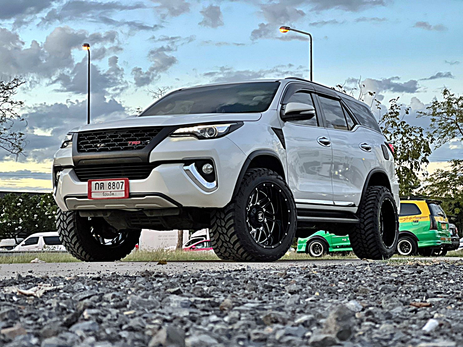 FORTUNER ทรงเมกา ล้อขอบ20 ที่ STEP9