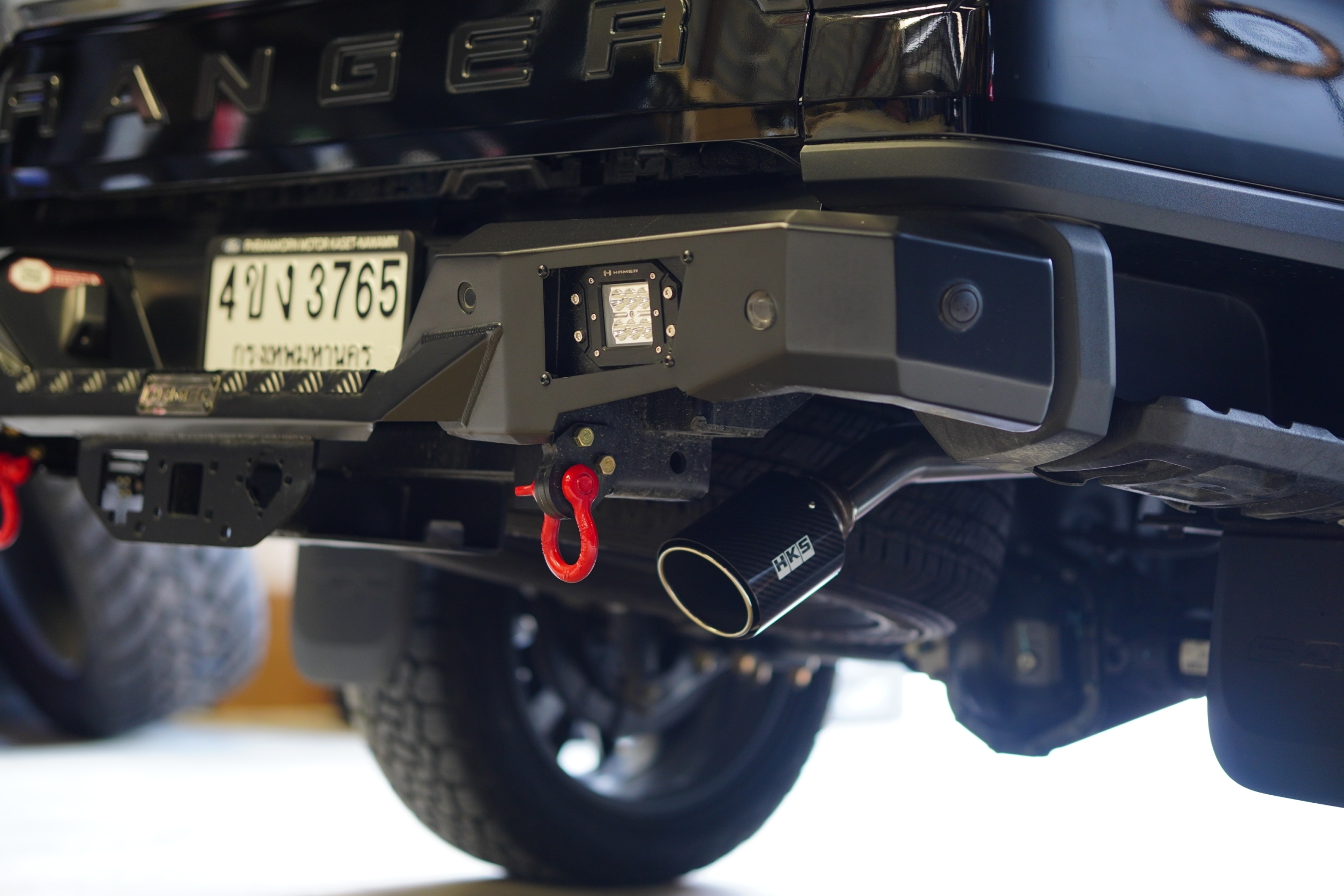 ท่อ HKS ใส่ FORD WIKLDTRAK NEXTGEN ท่อเดี่ยวปลายคาร์บอน