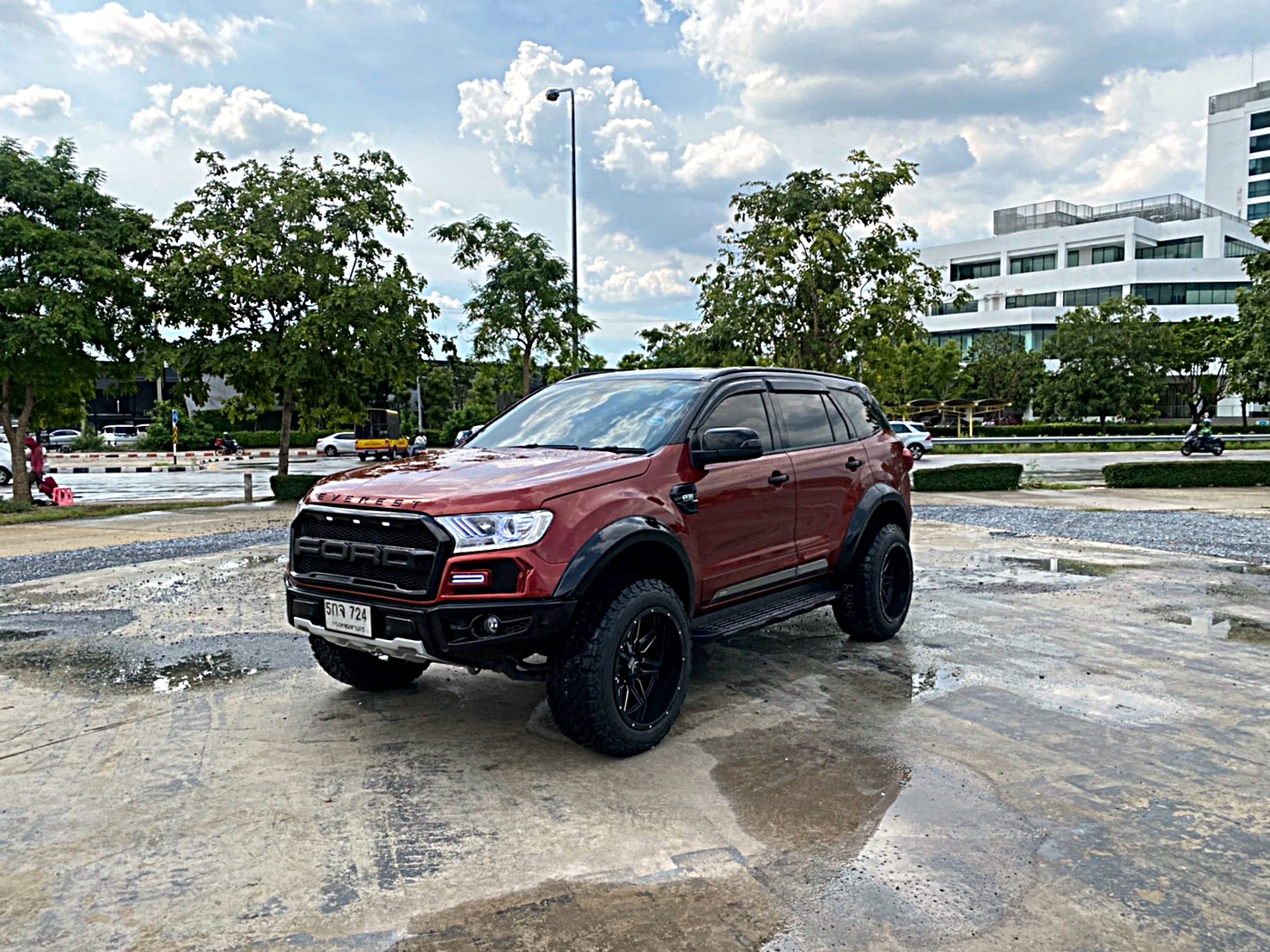 FORD EVEREST จัดทรงเมกาที่ STEP9