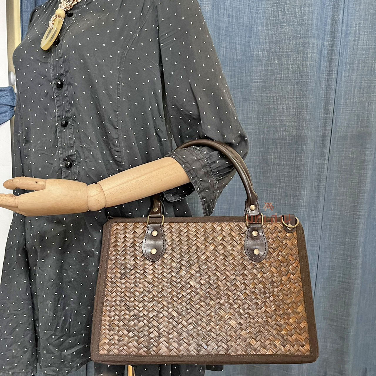 กระเป๋ากระจูด กระเป๋าถือ กระเป๋าสาน กระเป๋าสามเหลี่ยม 🥨