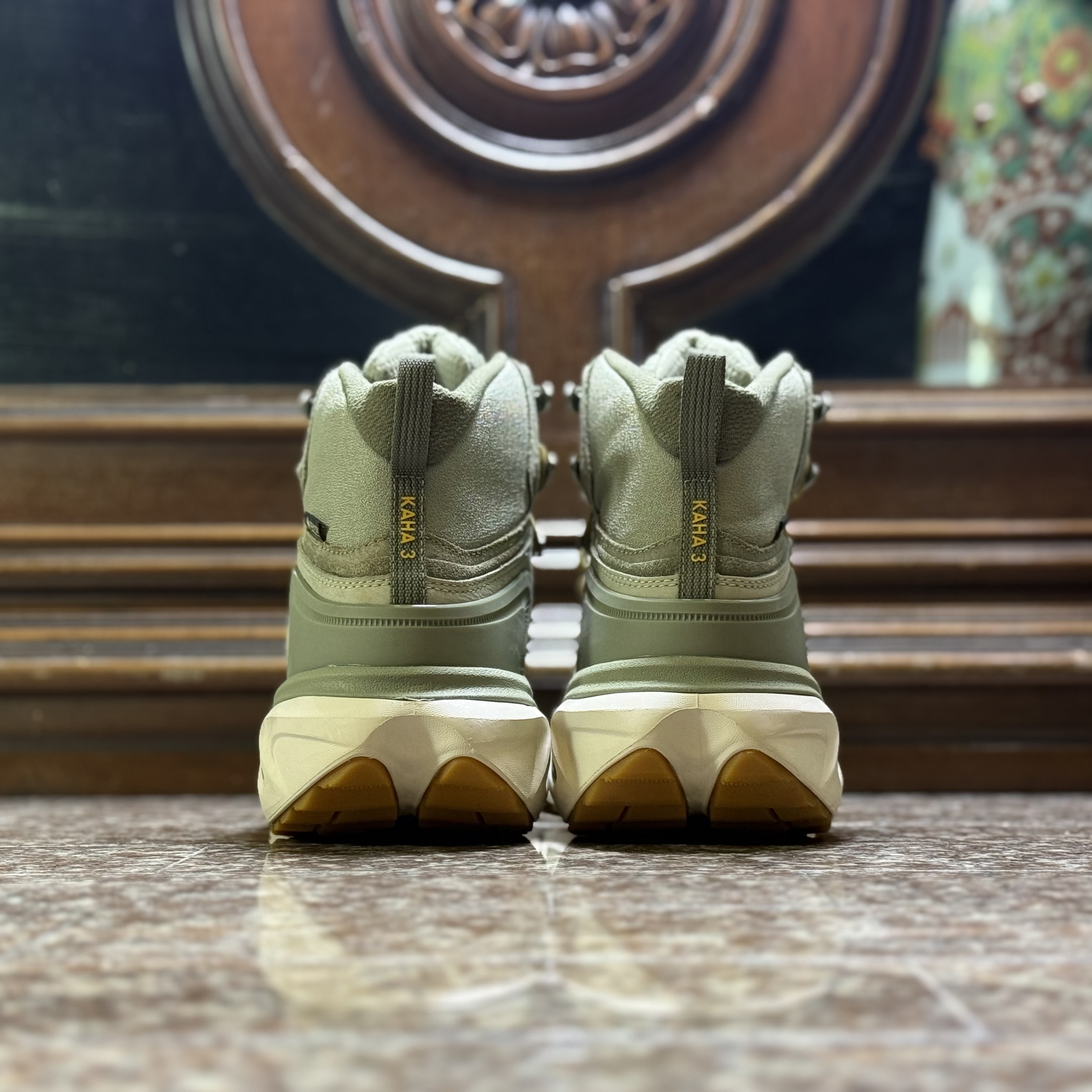 รองเท้าเดินป่า HOKA KAHA 3 GTX ‘Sea Moss’ #มือ2 (M9.5US)