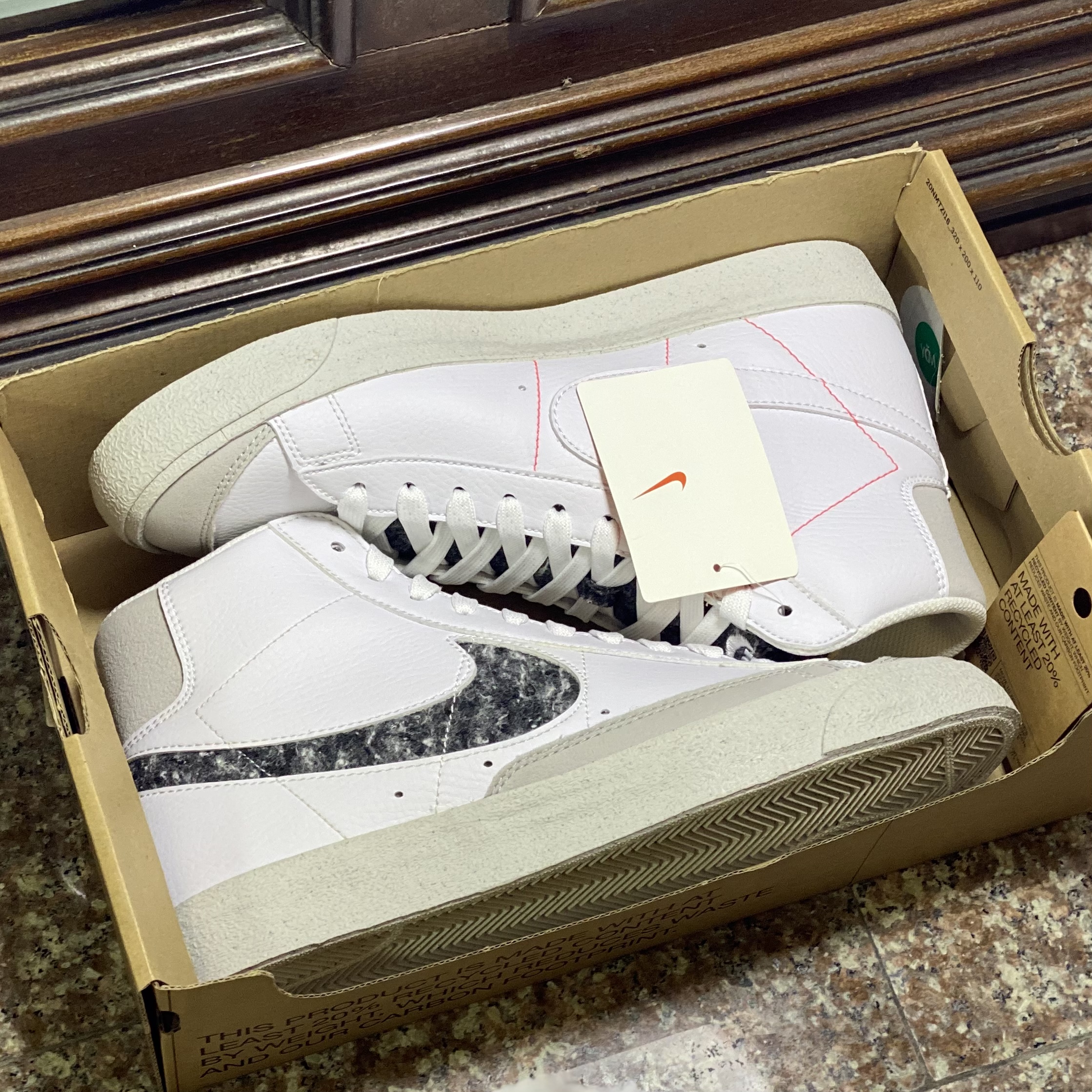รองเท้า Nike Blazer 77 Mid ‘Vintage’ (M9US)