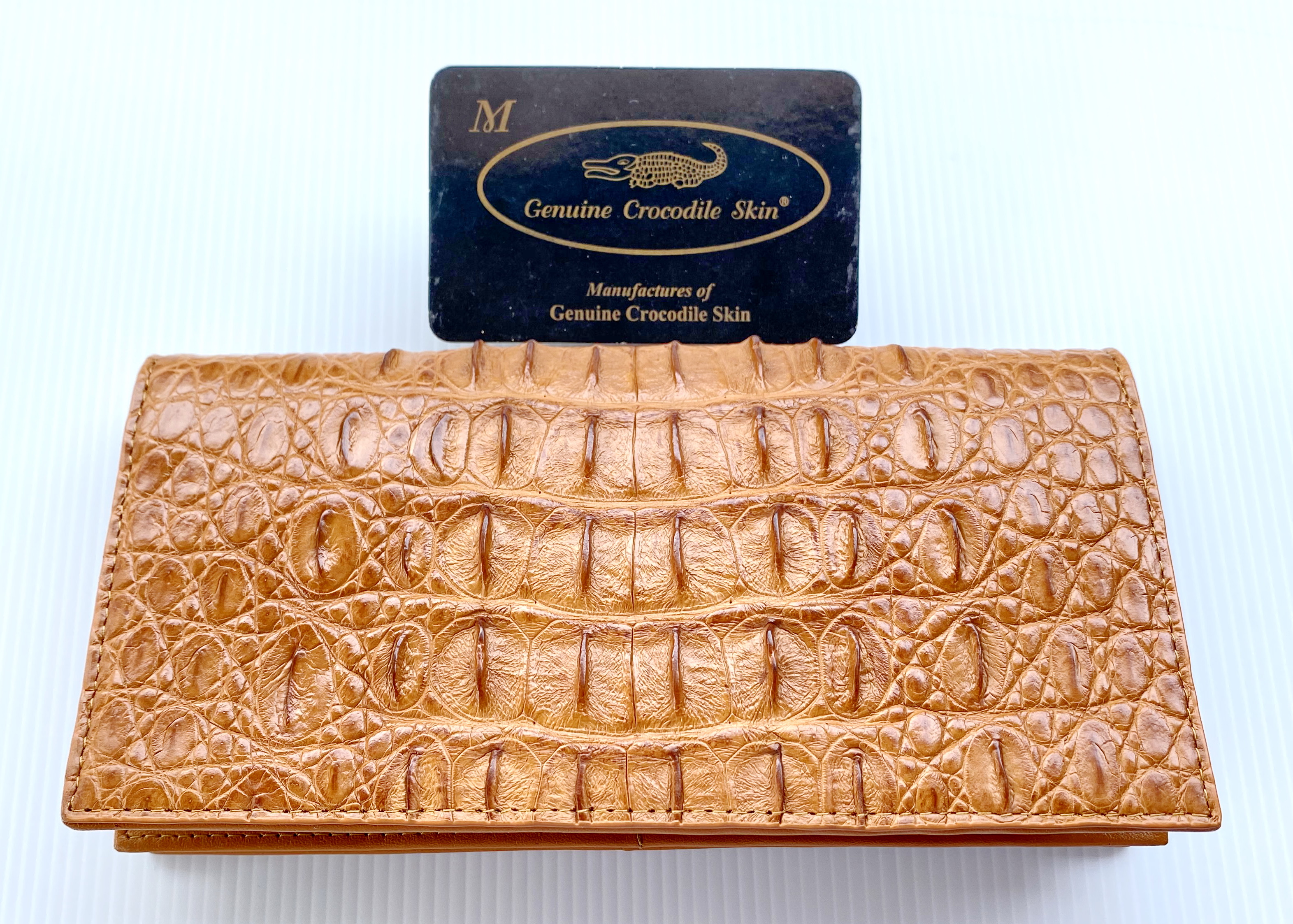 กระเป๋าสตางค์หนังจระเข้แท้ 2พับยาว ส่วนกระดูก สีน้ำตาลแทน