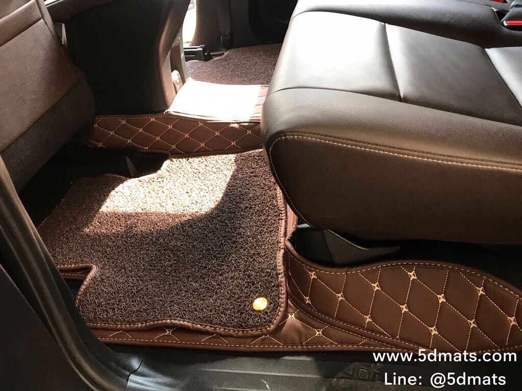 พรมปูพื้นรถยนต์ TOYOTA FORTUNER 2015-2021 6D QJ VIP สีกาแฟ เสริมใยดักฝุ่น เต็มคัน
