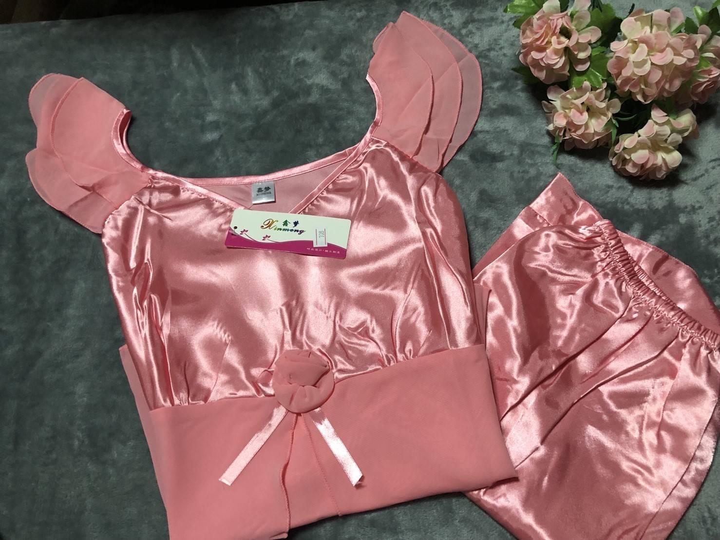 ชุดนอน set เสื้อสายเดี่ยวแต่งระบายกับกางเกง