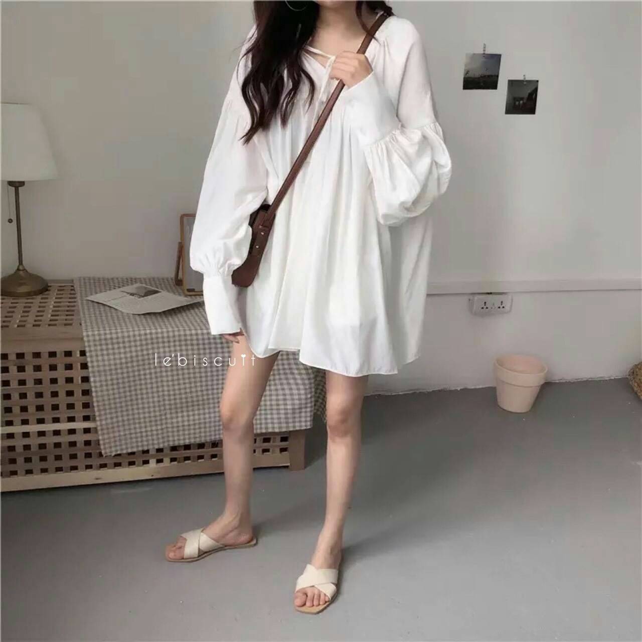 เสื้อแขนยาวสีขาว สุดน่ารัก