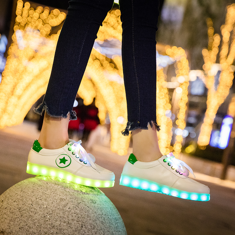 รองเท้าผ้าใบหญิง มีไฟ led เรืองแสงในเวลากลางคืน (Graffiti สีดำ) (Graffiti สีดำ)