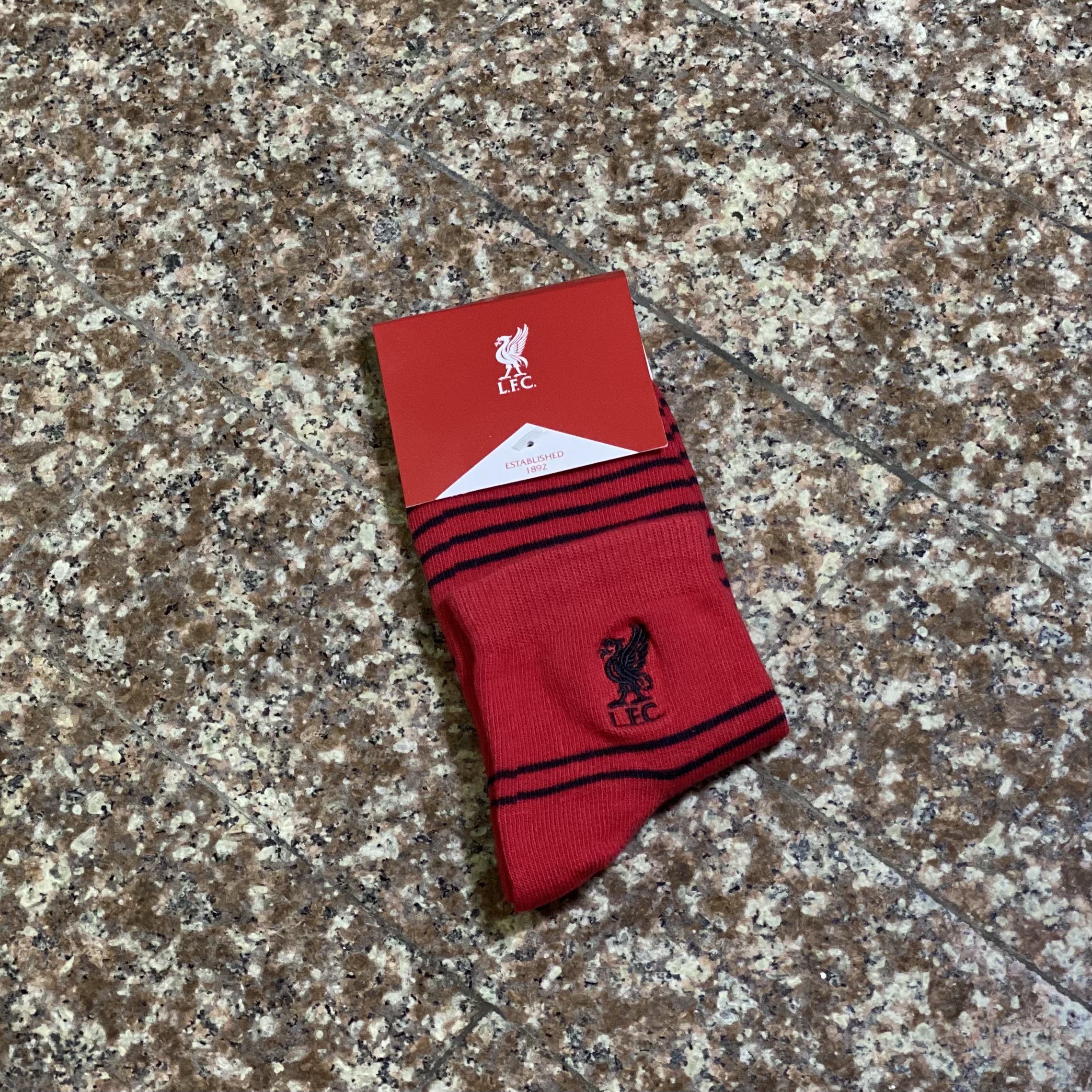 ถุงเท้า Liverpool FC Ankle Socks ‘Abstract Red’