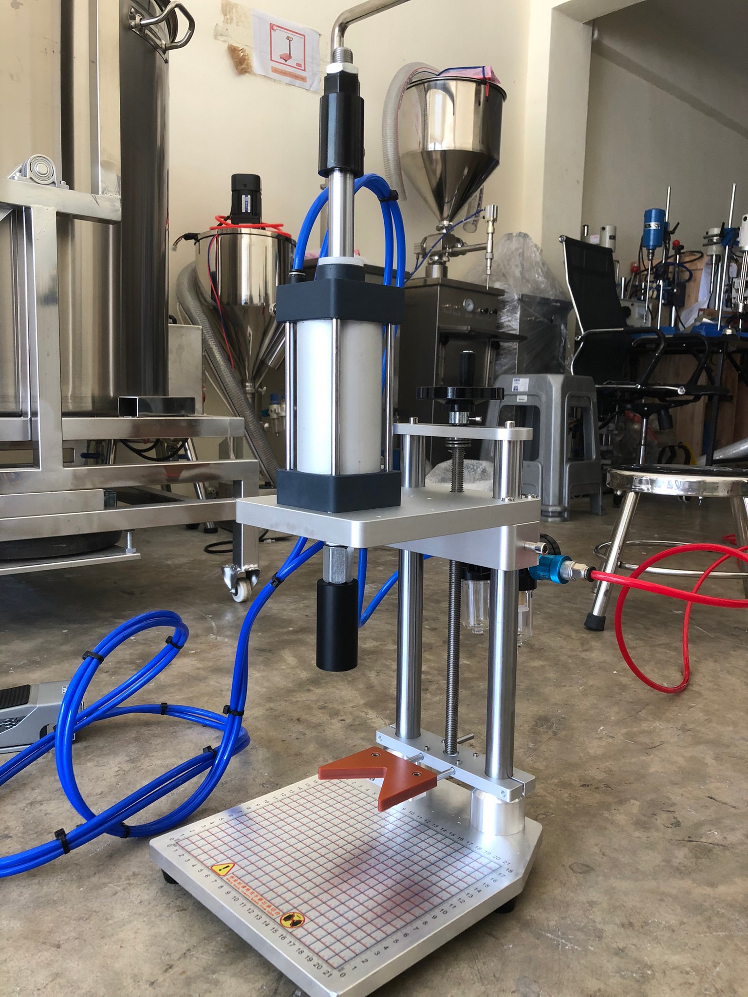 🌈15921 เครื่องตอกฝาขวดน้ำหอมหลังจากหนีบฝาด้านใน CTY-02