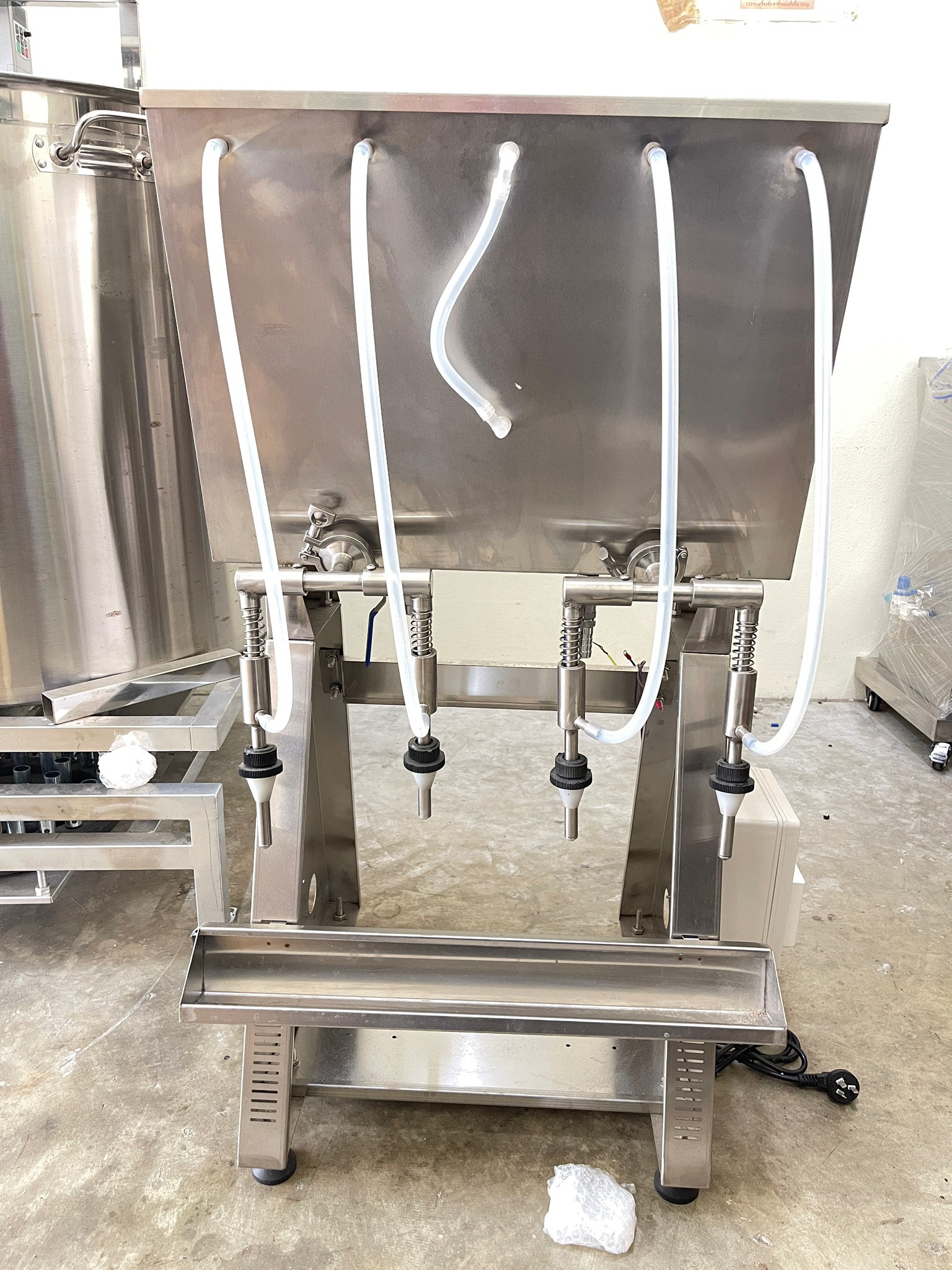 17173 เครื่องบรรจุเหล้า สุรา น้ำ/ซอส/น้ำส้มสายชู/น้ำมันสำหรับบริโภค HY0407