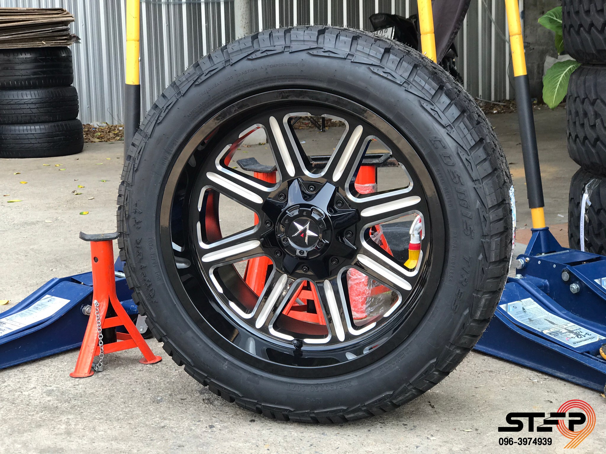 ออฟโรดขอบ20 ออฟ- พร้อมยาง COSMIS AT ลดราคาพิเศษ
