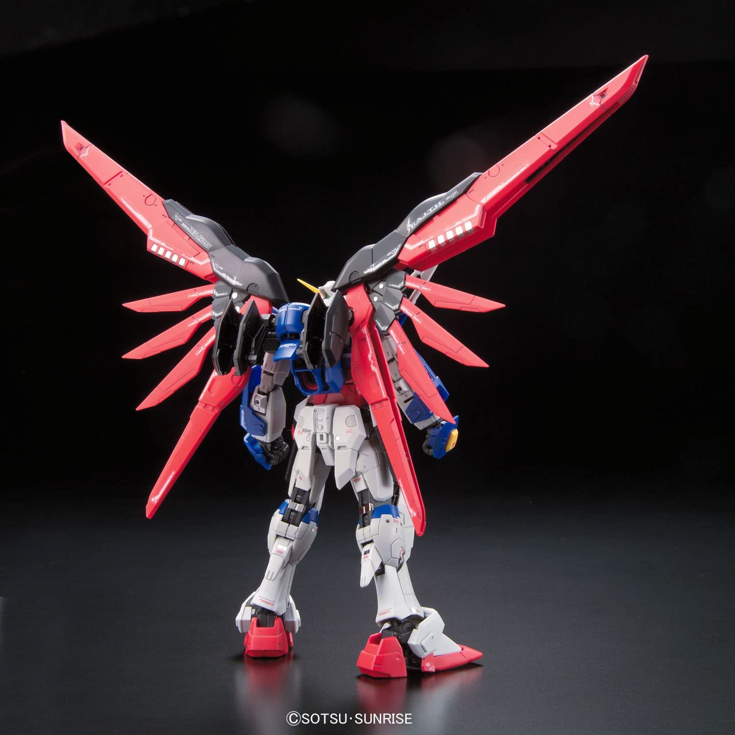 ZGMF-X42S Destiny Gundam (RG) (Gundam Model Kits)