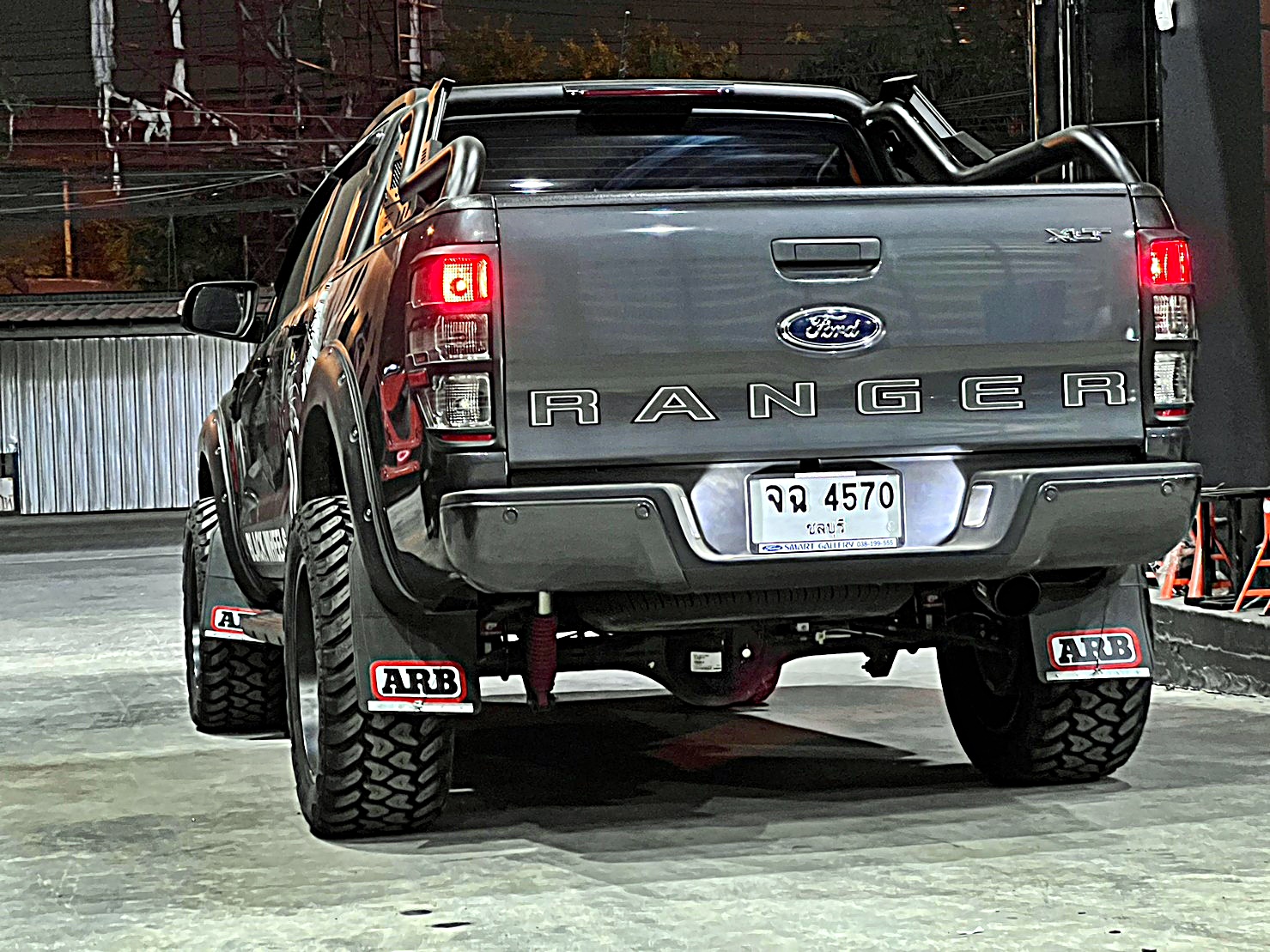 FORD RANGER แต่งทรงเมกาที่ STEP9