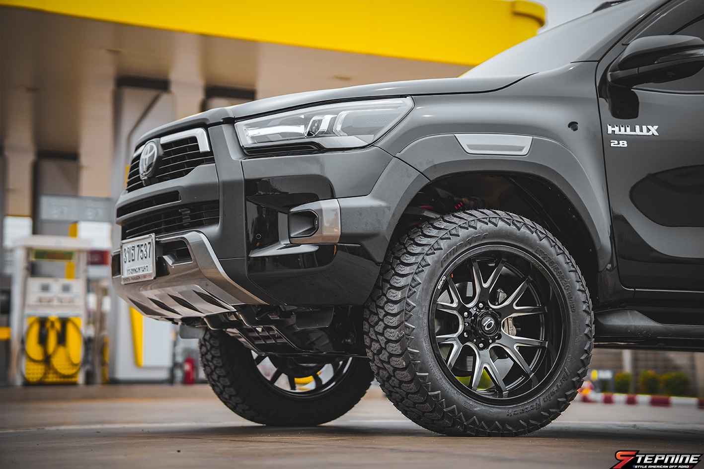 TOYOTA REVO ทรงเมกา