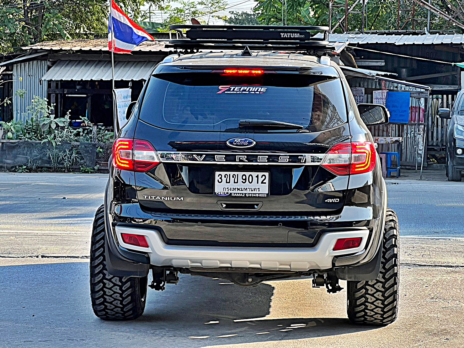 FORD EVEREST แต่งทรงเมกาที่ STEP9