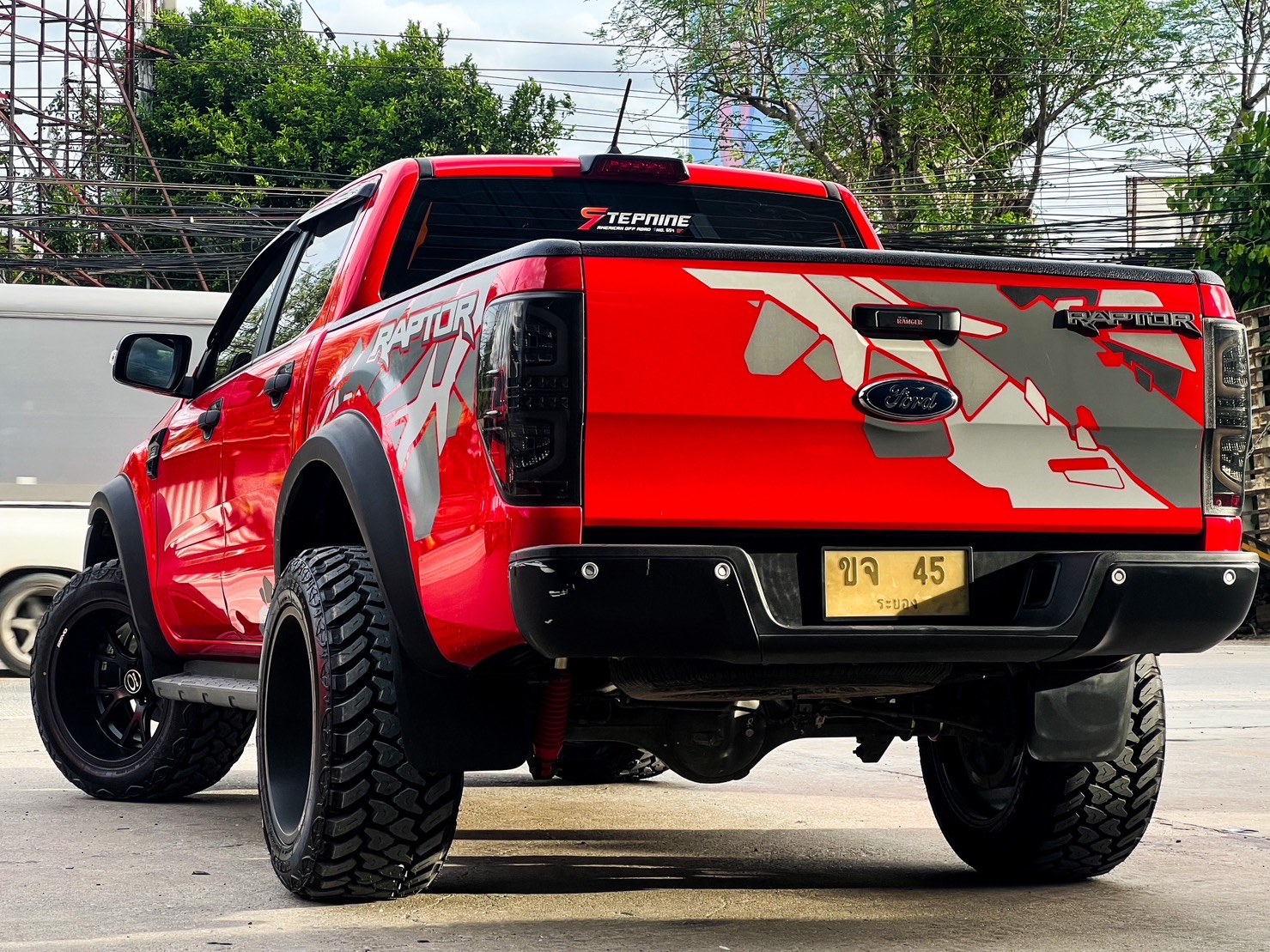 FORD RANGER จองคิวมาจาก ระยอง แต่งรถที่ STEP9