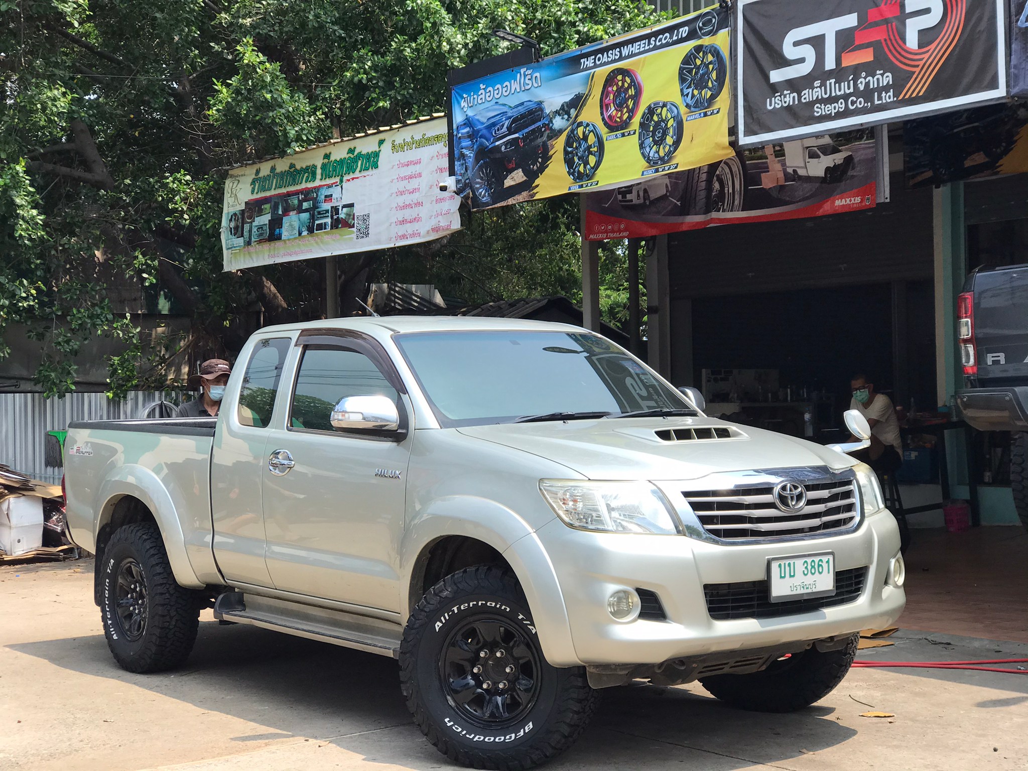 BF GOODRICH KO2 265/75-16 ราคาถูก