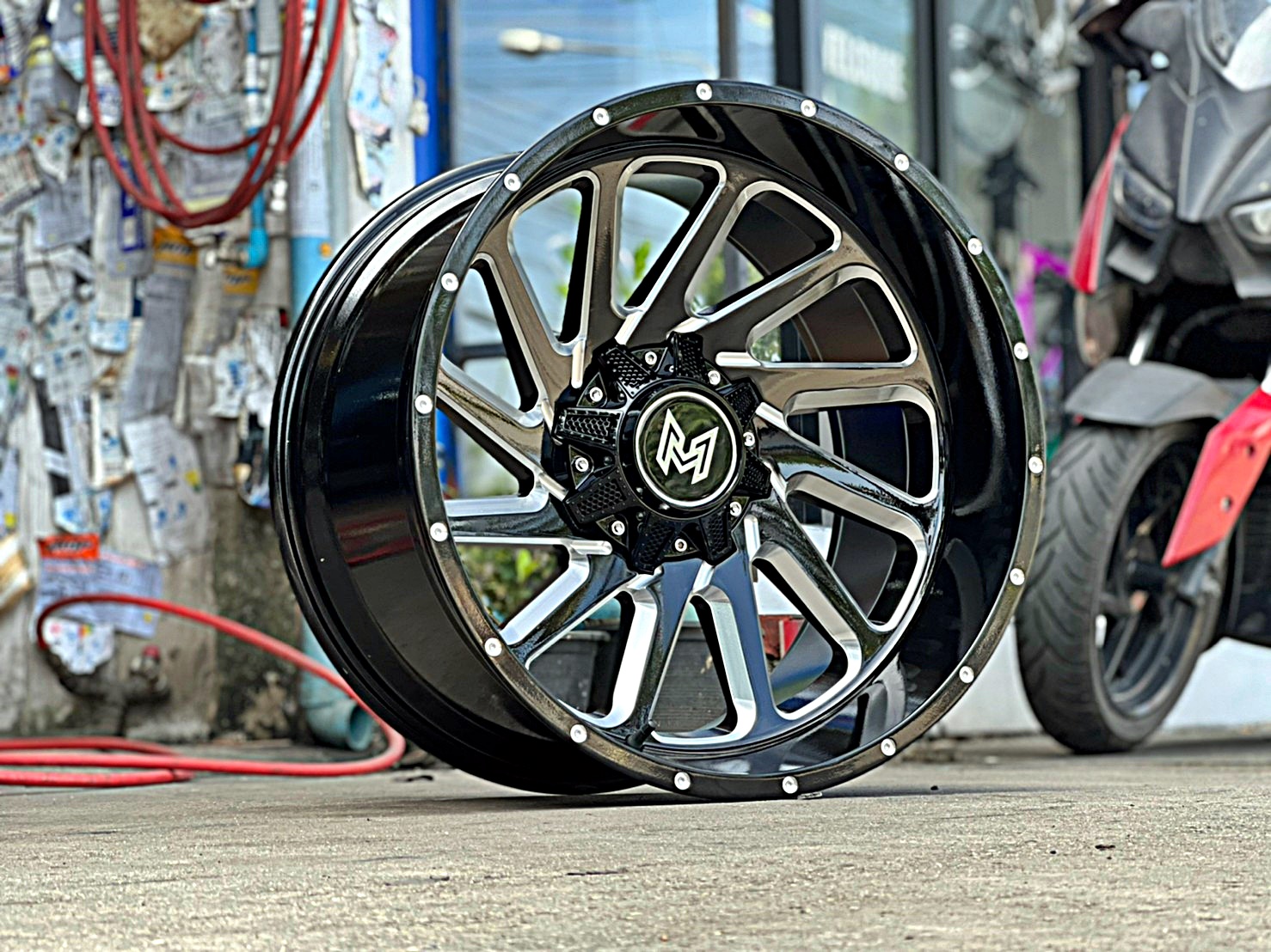 TRITON ทรงเมกา ที่ STEP9