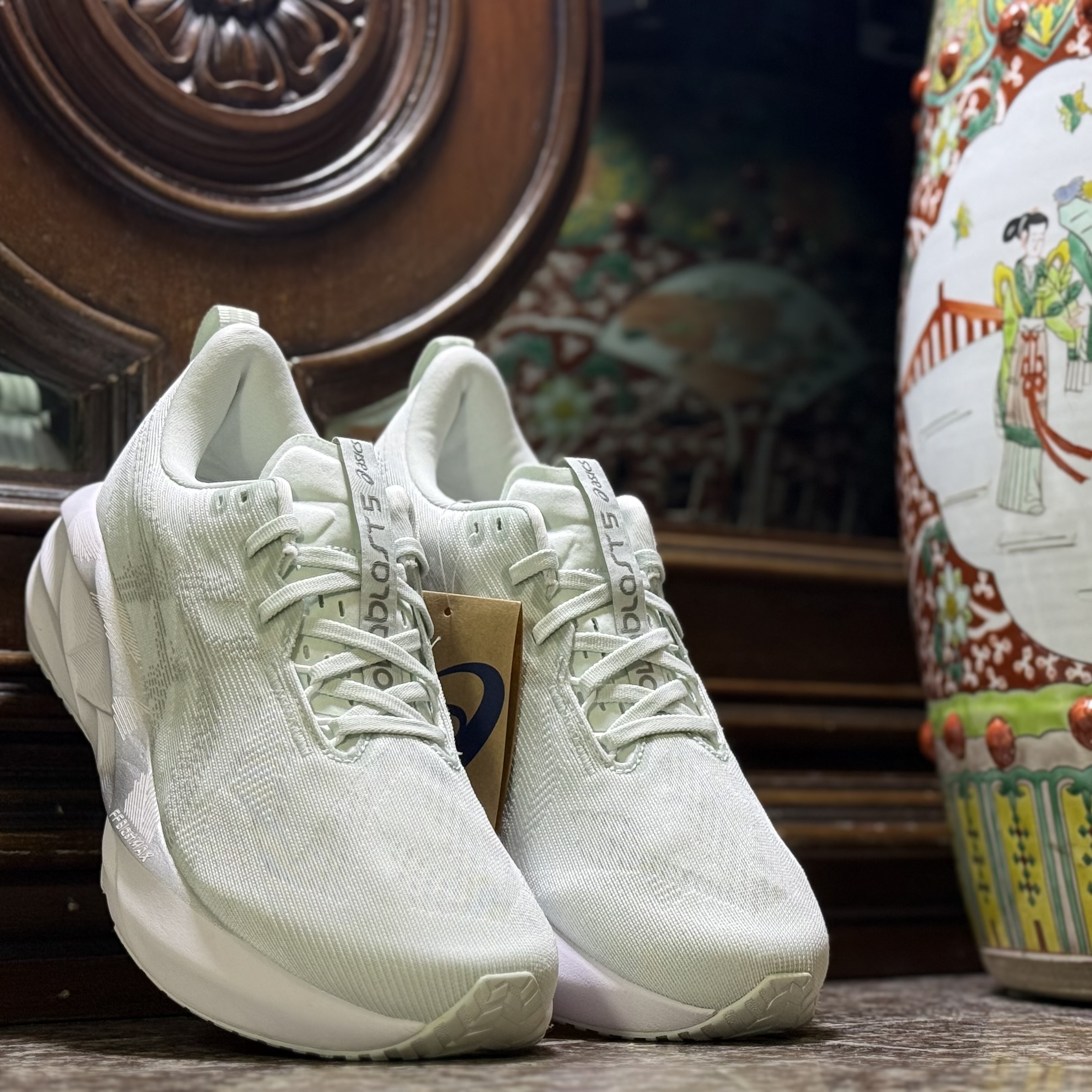 รองเท้าวิ่ง ASICS NovaBlast 5 ‘EXCLUSIVE’ (M9.5US)