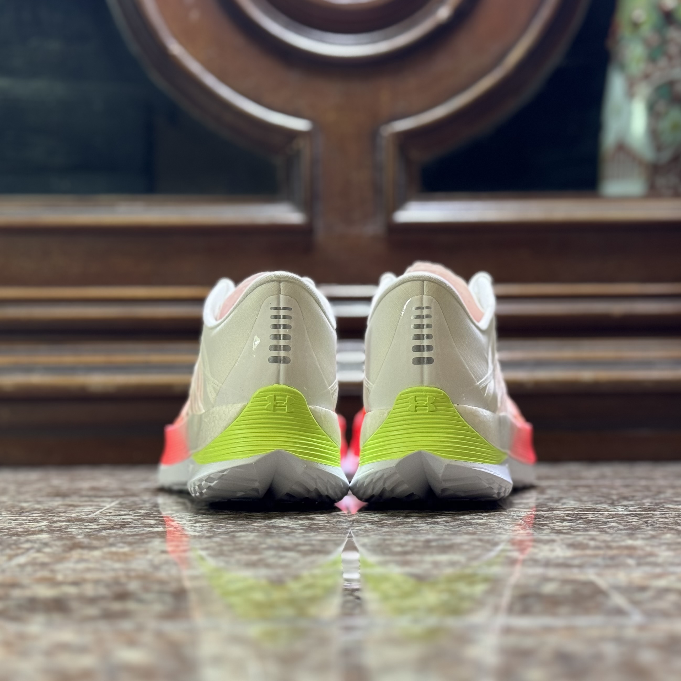 รองเท้าวิ่ง Under Armour Flow Velociti Elite (M8US)