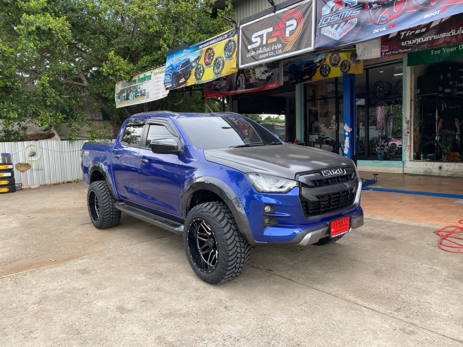 D-MAX ทรงเมกา จัดชุดหล่อที่ STEP9