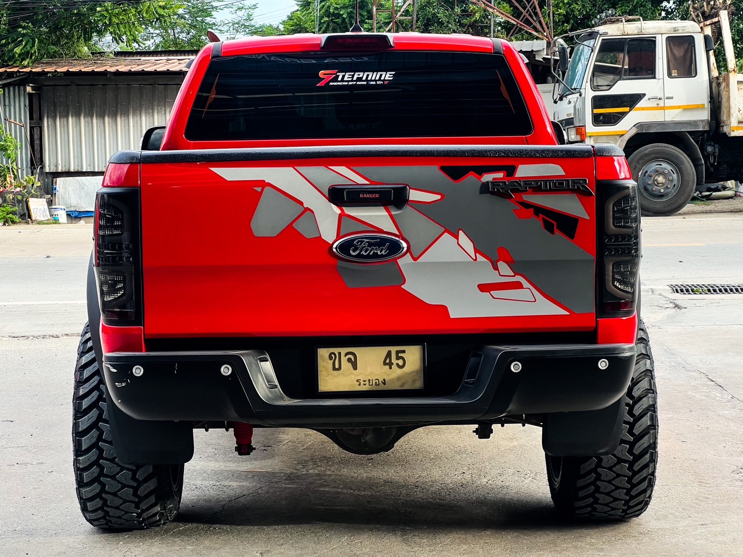 FORD RANGER จองคิวมาจาก ระยอง แต่งรถที่ STEP9