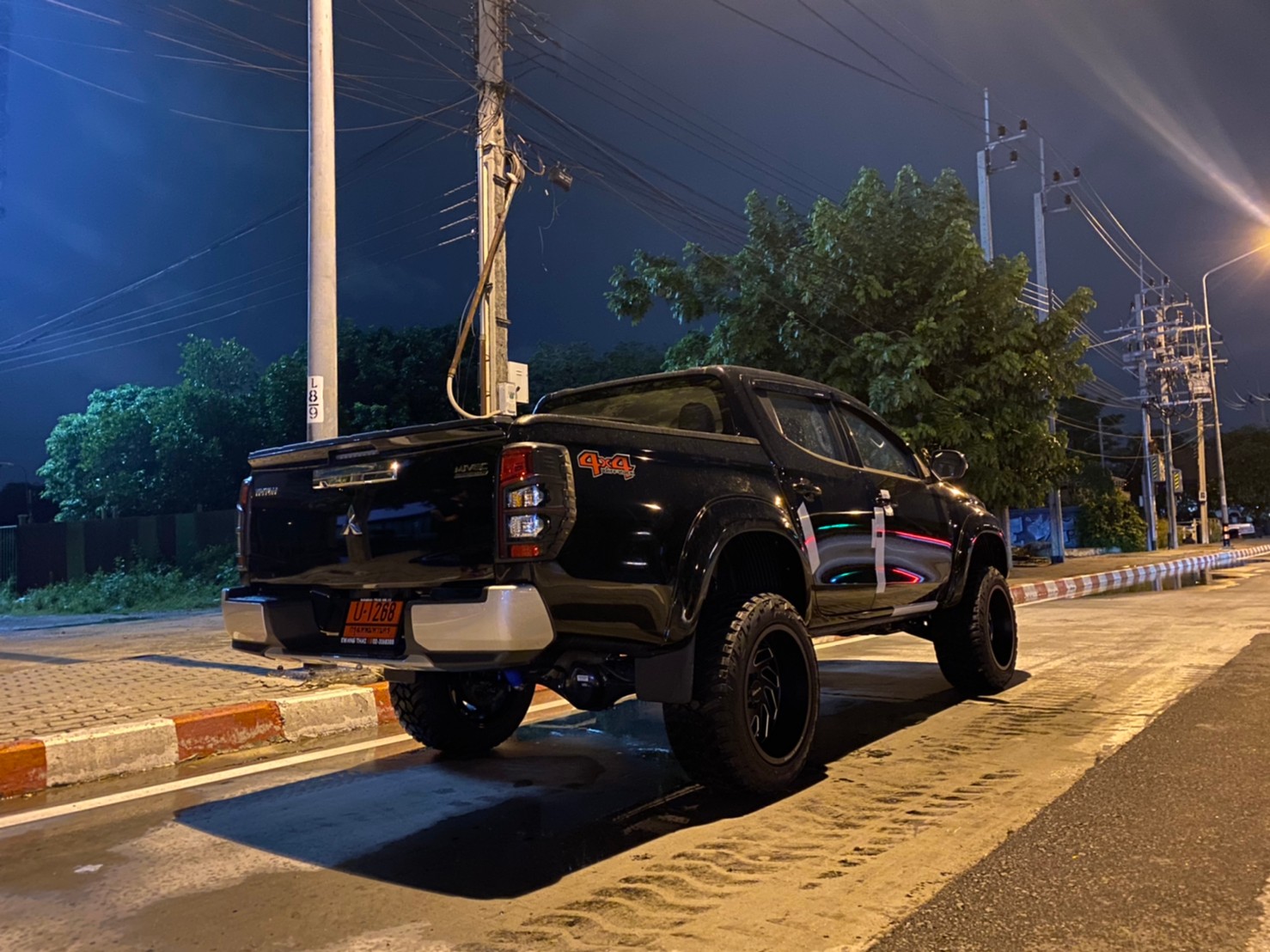 TRITON 4X4 จัดทรงเมกา