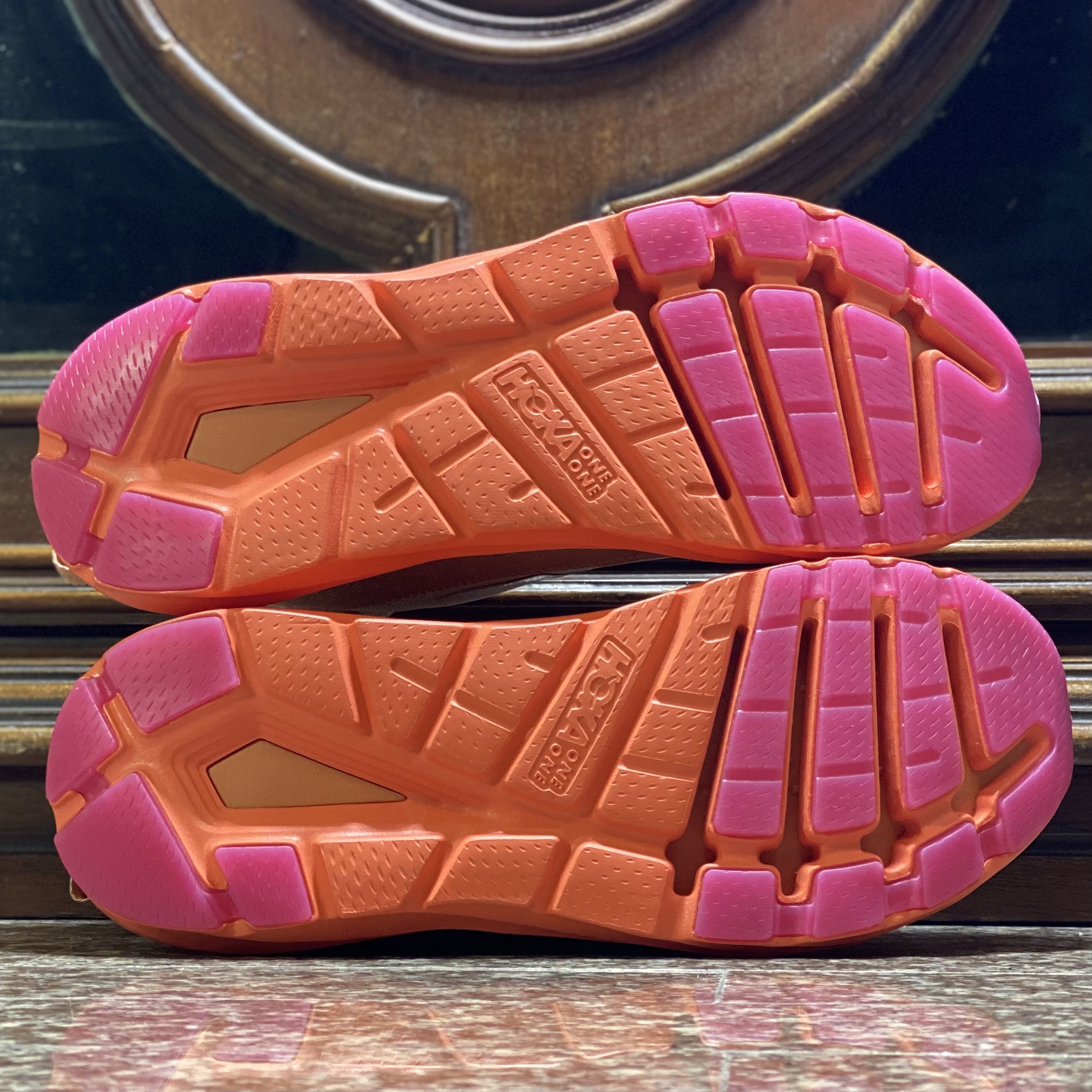 รองเท้า HOKA Elevon 2 ‘Mental Health’ (M9/9.5US)