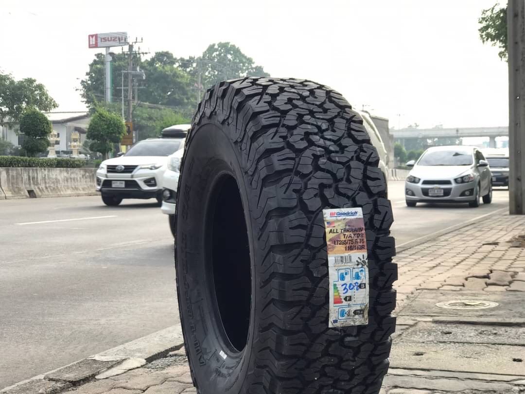 BF GOODRICH KO2 285/75-16 USA