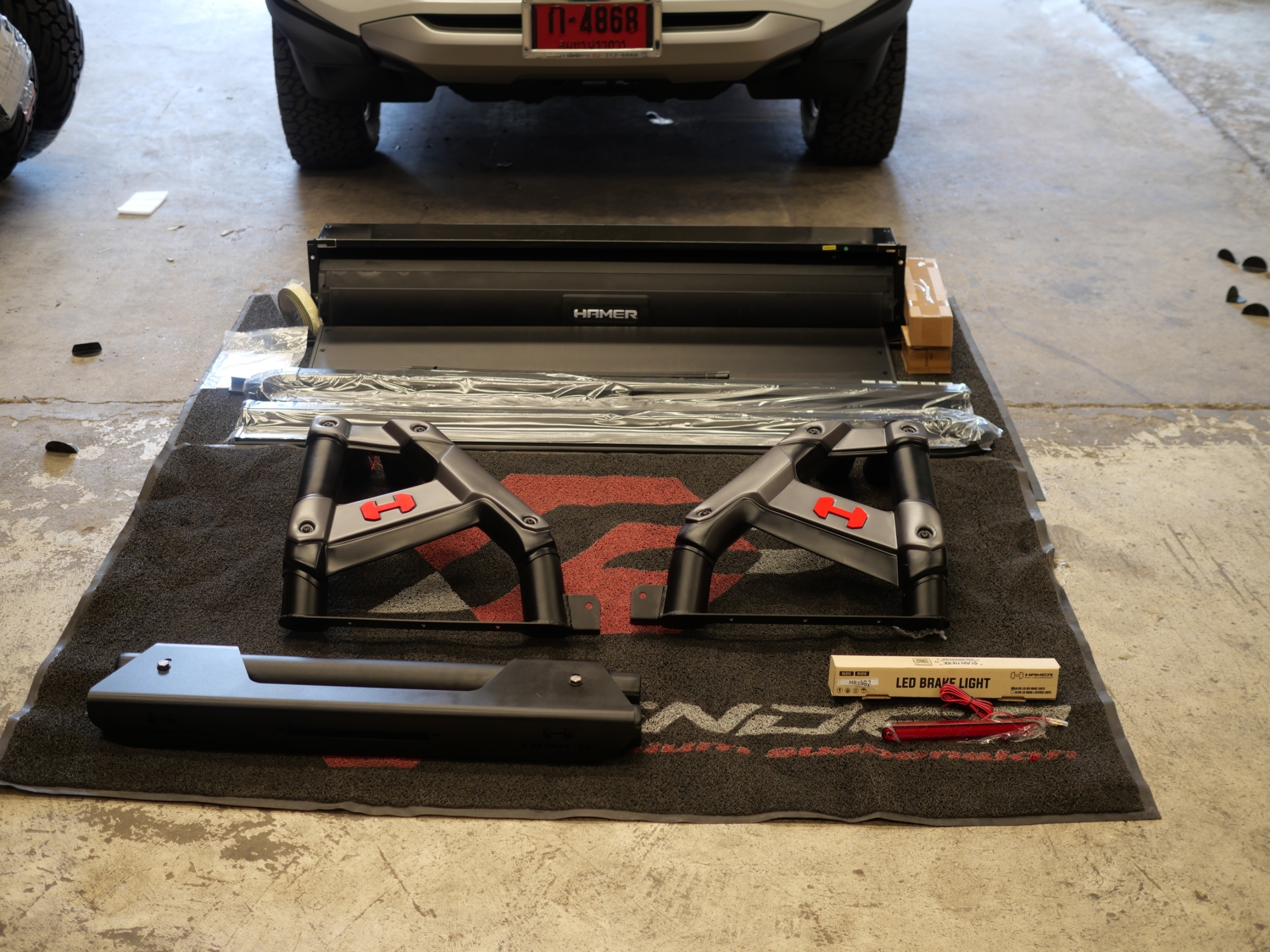 อุปกรณ์เสริมปิดท้ายรถ Auto Roller Lid ของรถ Toyota Revo Prerunner / GR-S