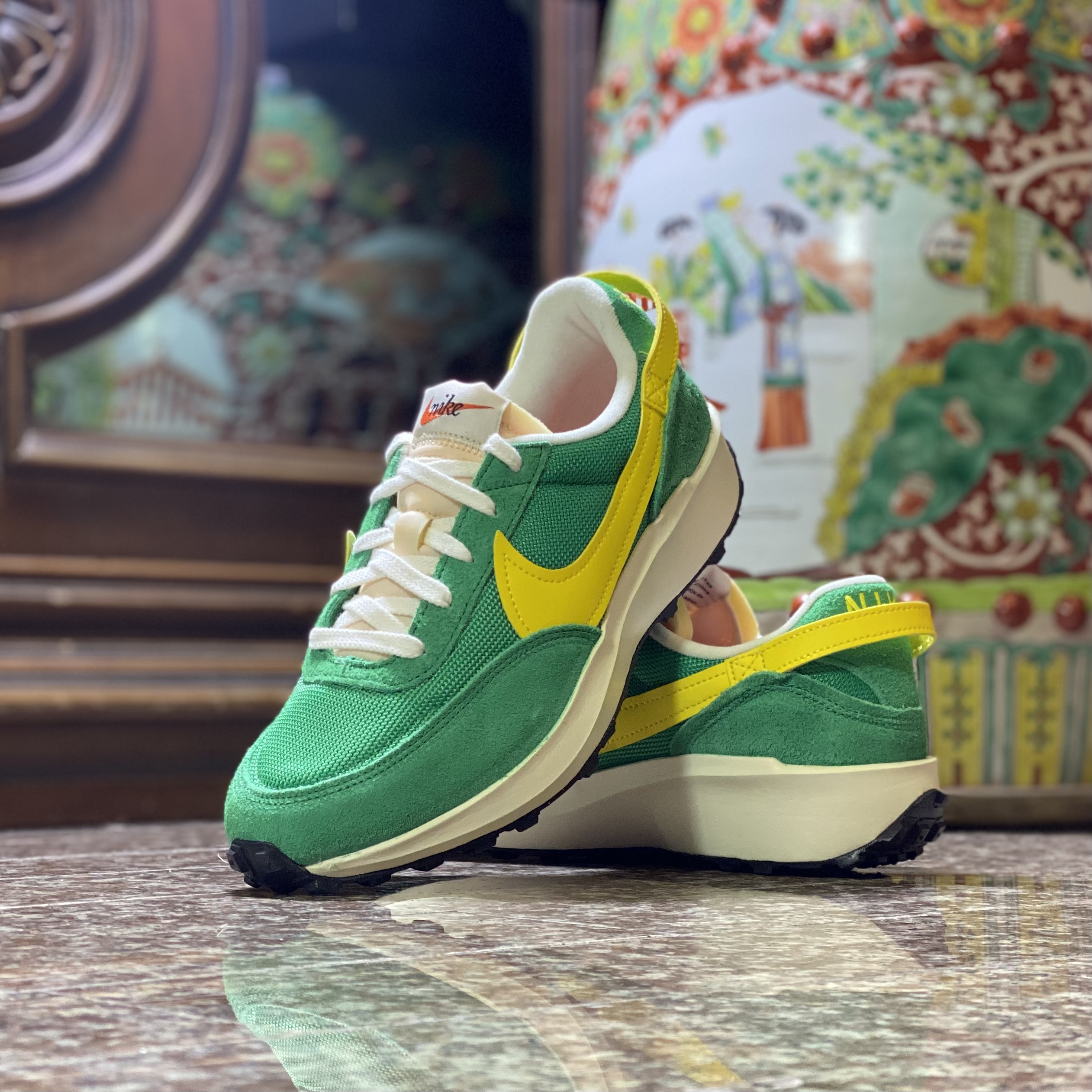 รองเท้า Nike Waffle Debut VNTG (W7.5US)