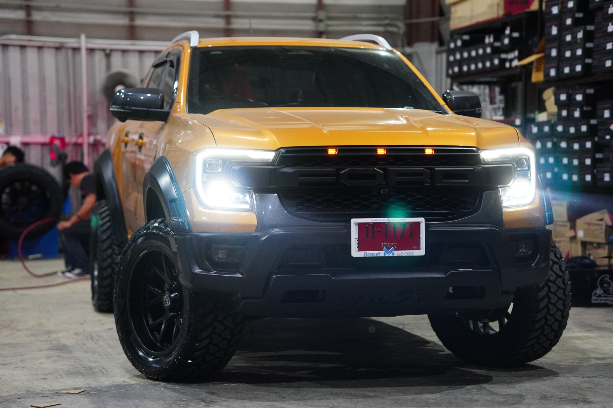 FORD RANGER NEXTGEN จองคิวมาจาก ชุมพร แต่งทรงเมกาที่ STEP9