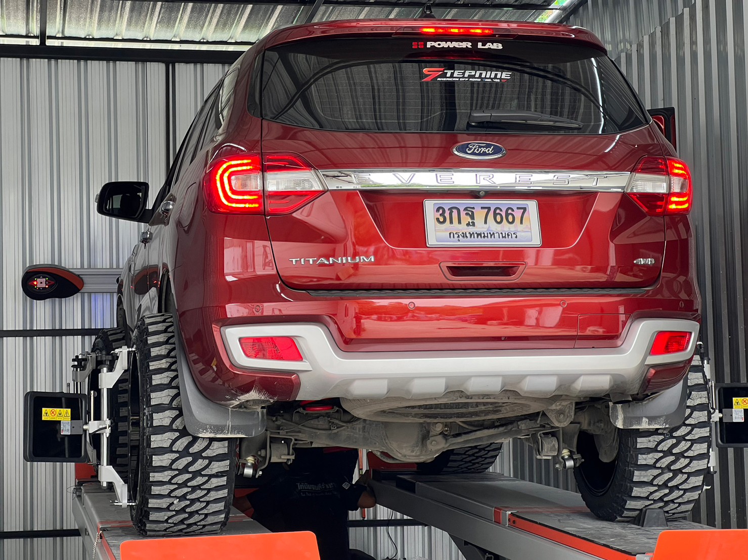 FORD EVEREST แต่งเมกาขอบ22 ที่ STEP9