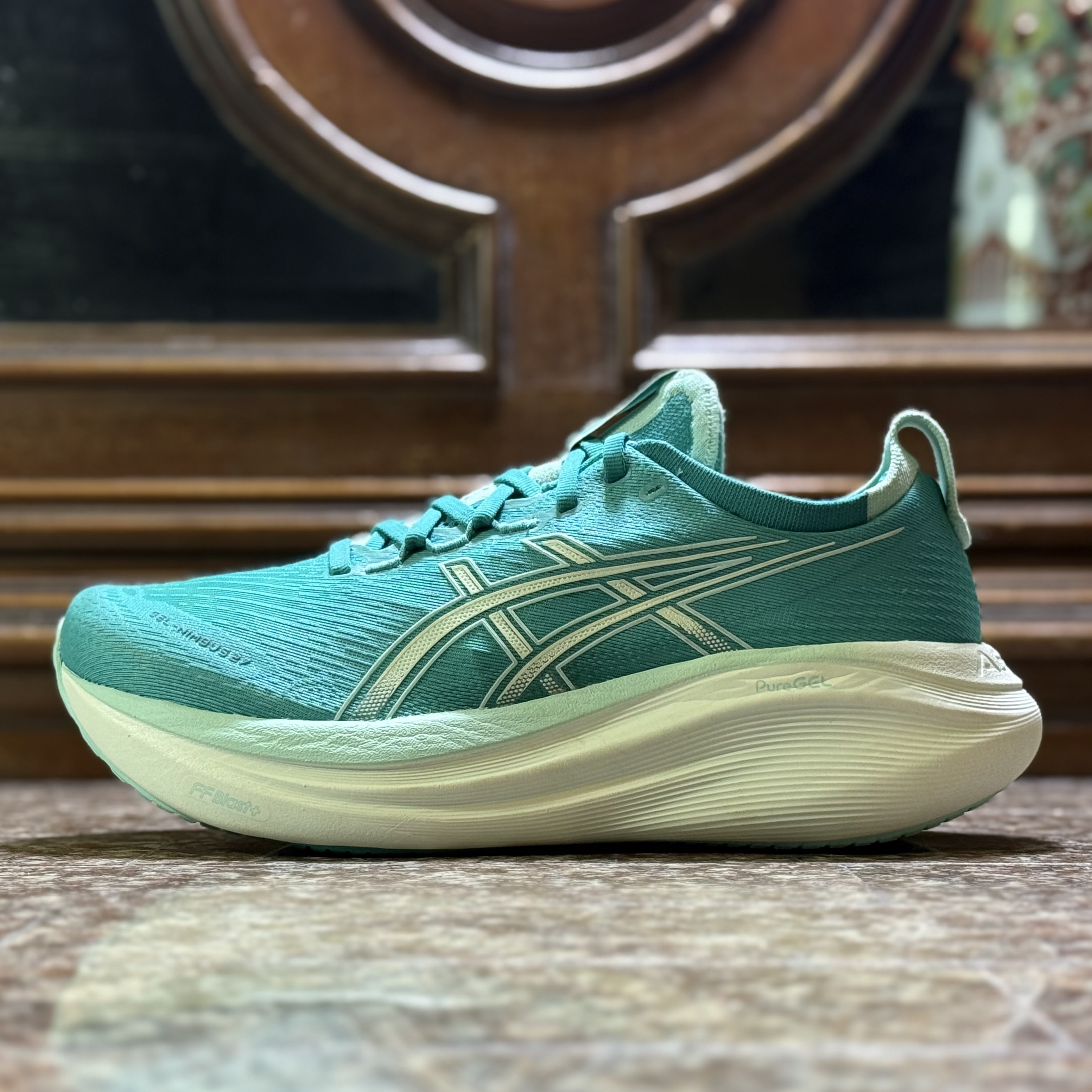 รองเท้าวิ่ง ASICS Gel Nimbus 27 #มือ2 (W10US)