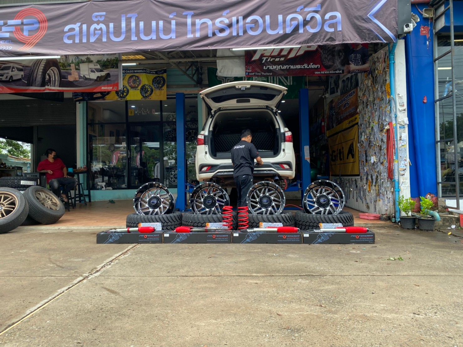 MU-X ทรงเมกา หล่อที่ STEP9