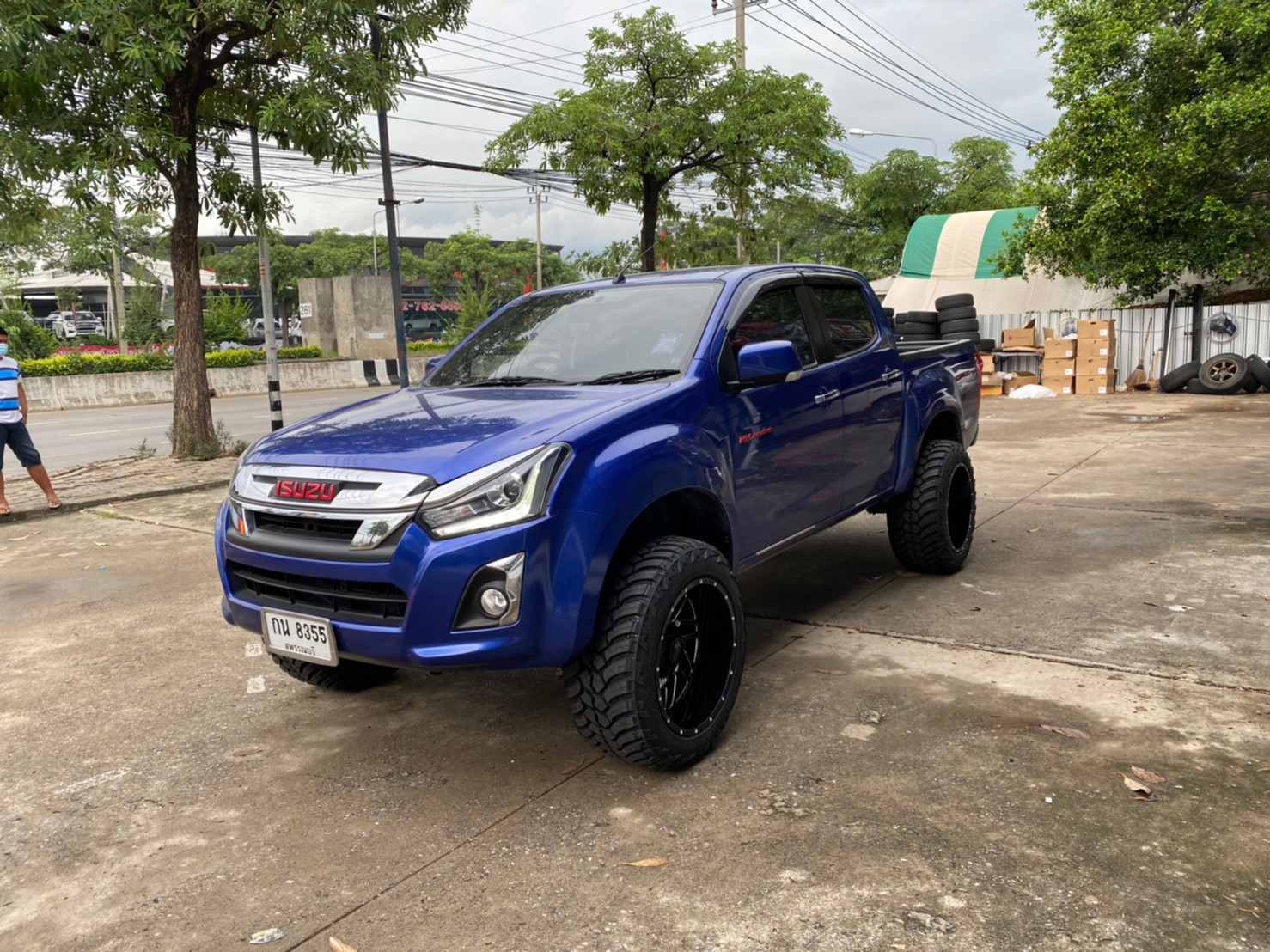 D-MAX มาจากสุพรรณบุรี จัดทรงเมกาที่ STEP9