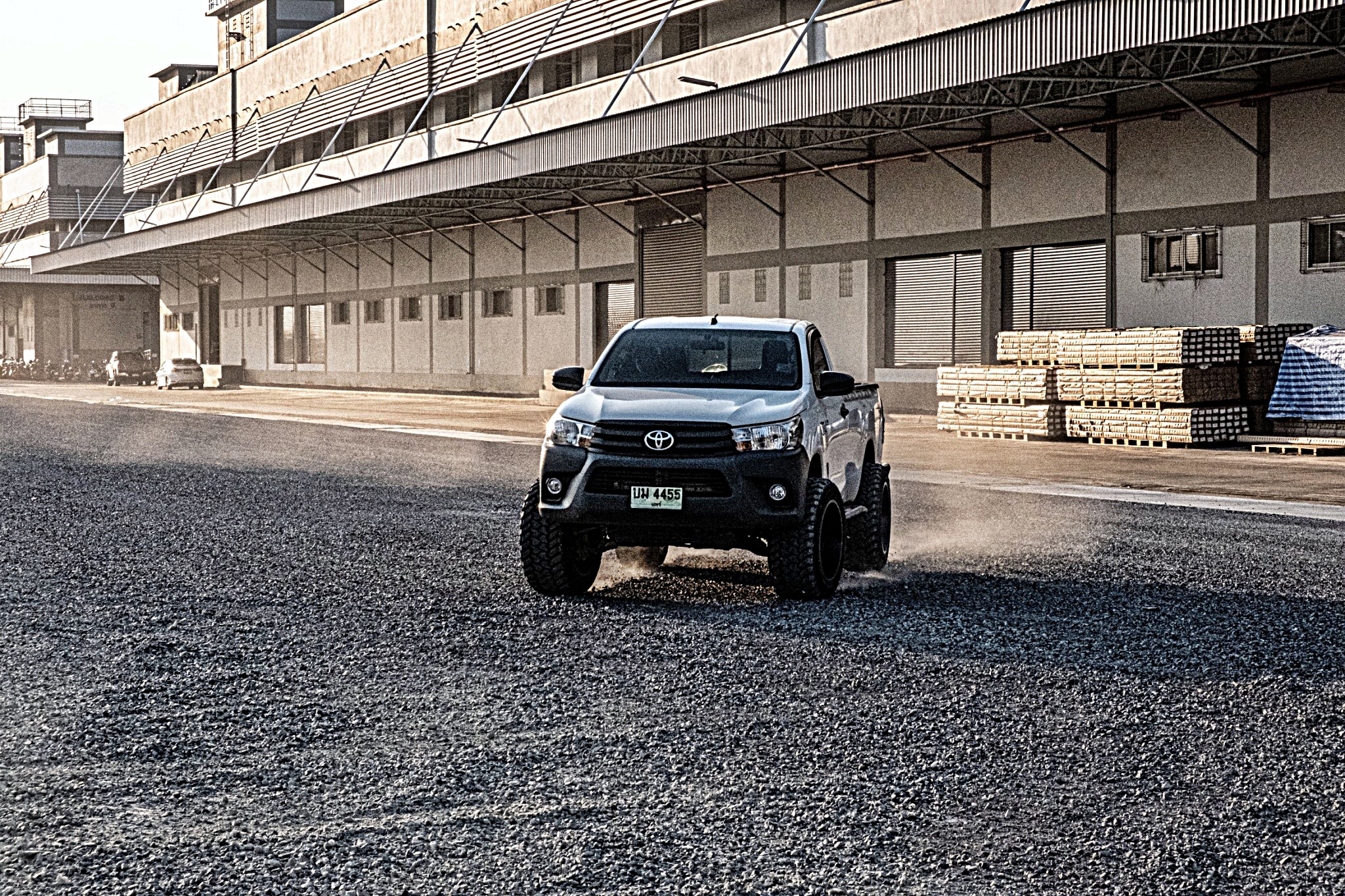 REVO หัวเดียว จองคิวจากแพร่ ทำทรงเมกาที่ STEP9