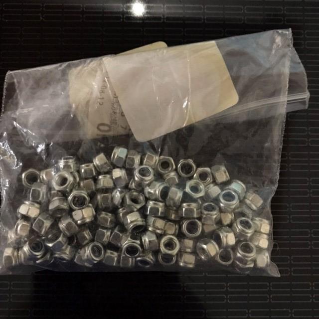 น็อตกันคลาย (Nylon Lock Nut) M3 สำหรับงานโปรเจคต่างๆ ที่ต้องการให้ล็อคแน่นไม่คลายออก เช่นโครงสร้างหุ่นยนต์ แขนกลต่างๆ M3