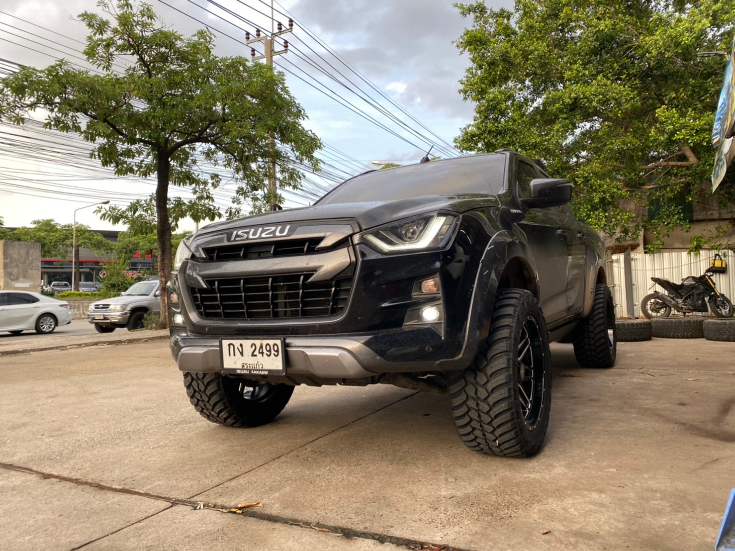 DMAX ขับมาจากสระแก้ว จัดทรงเมกาที่STEP9