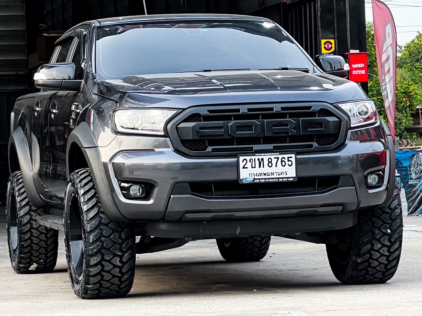 FORD RANGER ทรงเมกา แต่งครบ จบที่STEP9