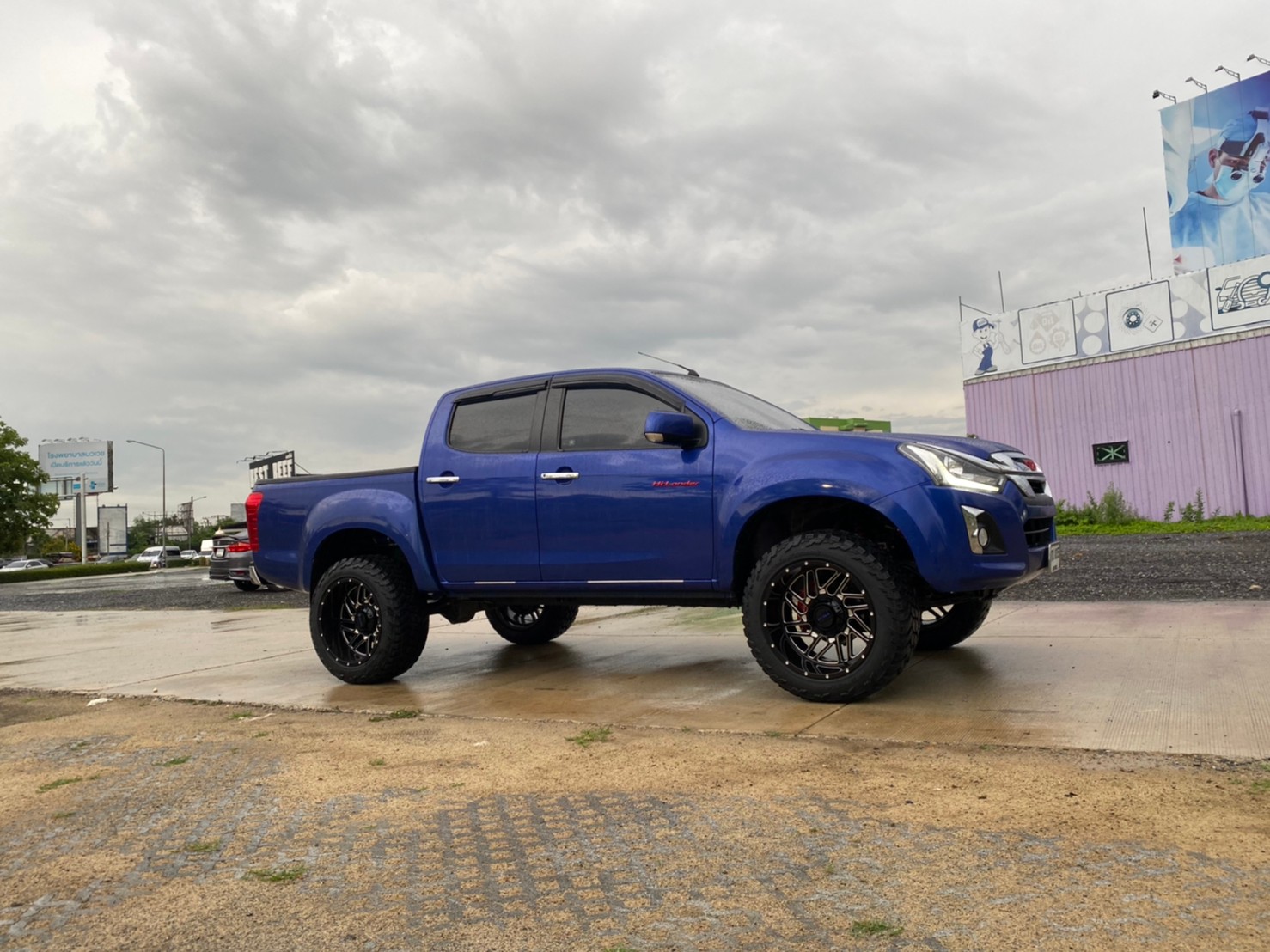 D-MAX มาจากสุพรรณบุรี จัดทรงเมกาที่ STEP9