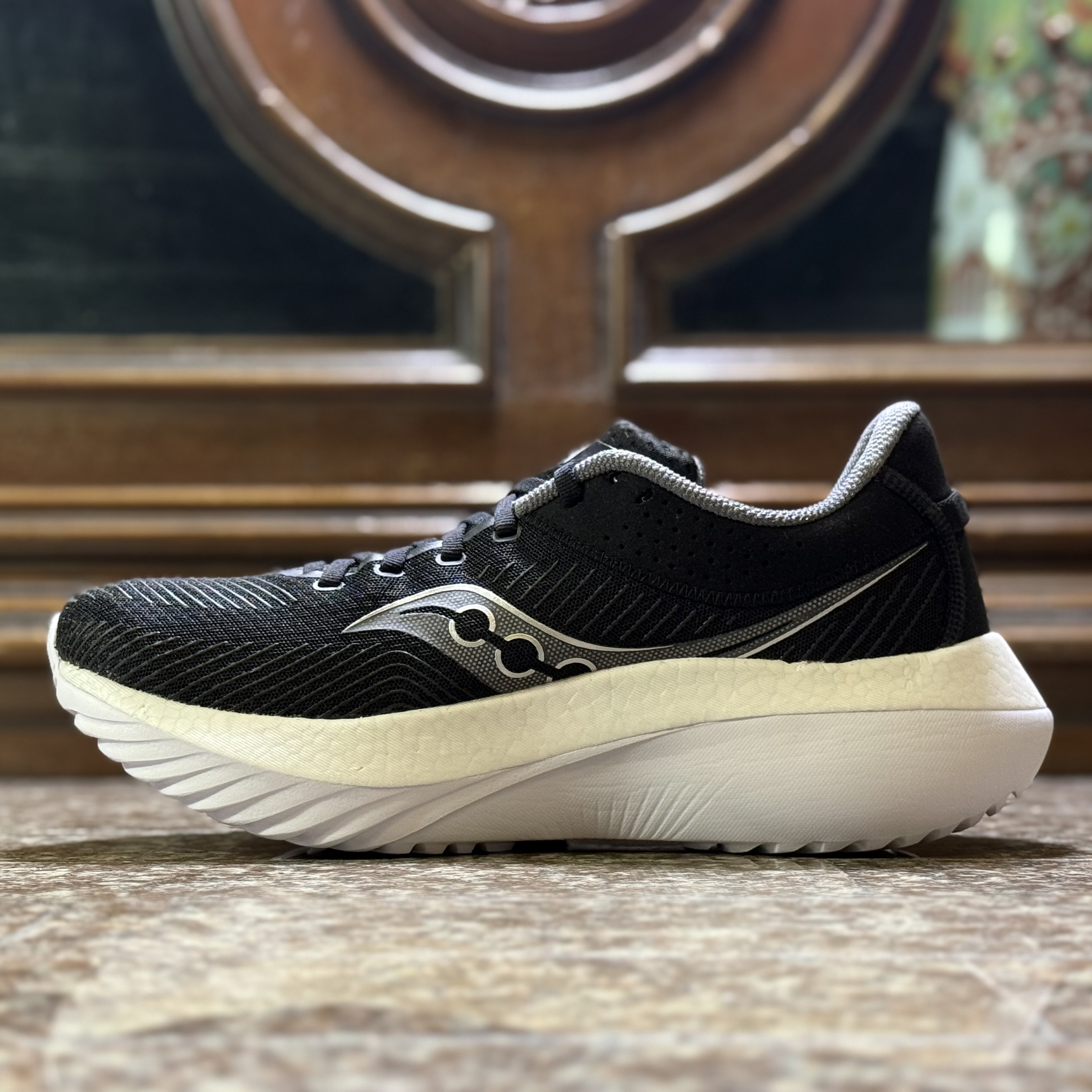 รองเท้าวิ่ง Saucony Kinvara PRO ‘BLACK’ (M9.5/10.5/11US)