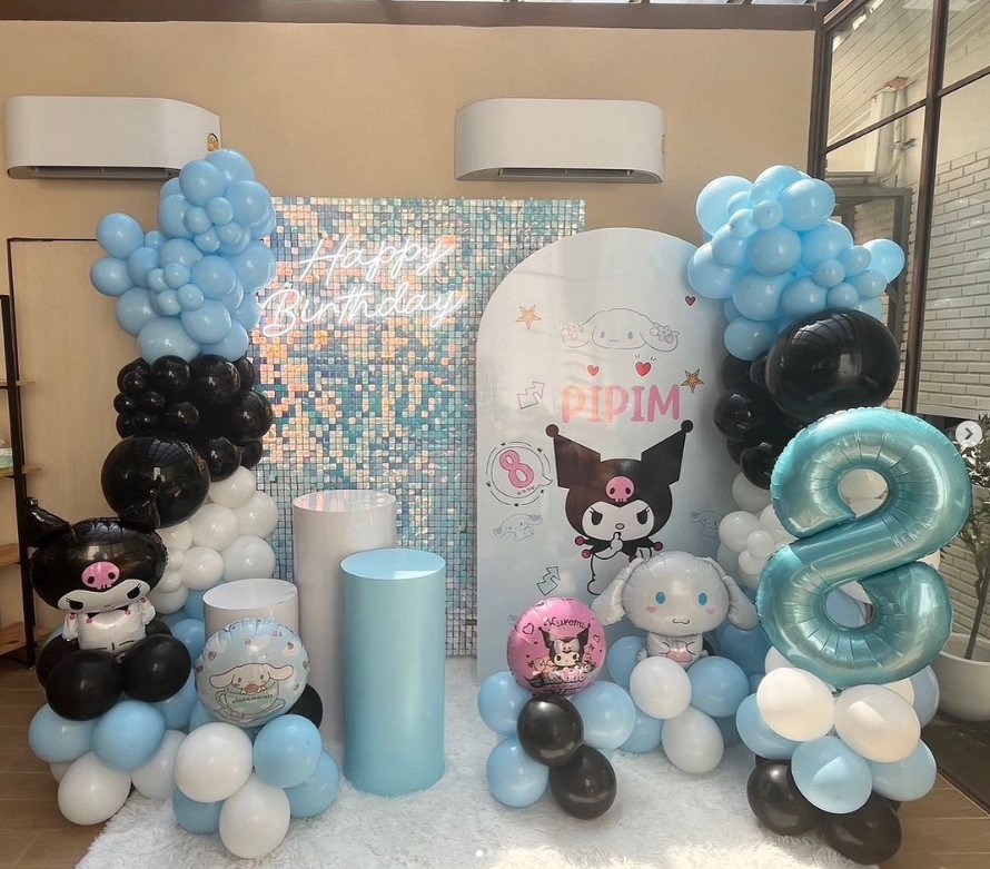 เซทแบลคดรอปวันเกิด โทนสีฟ้าดำ + ฐานตั้งตัวการ์ตูน 4ฐาน + ฐานตั้งลูกโป่งตัวเลข 1ฐาน