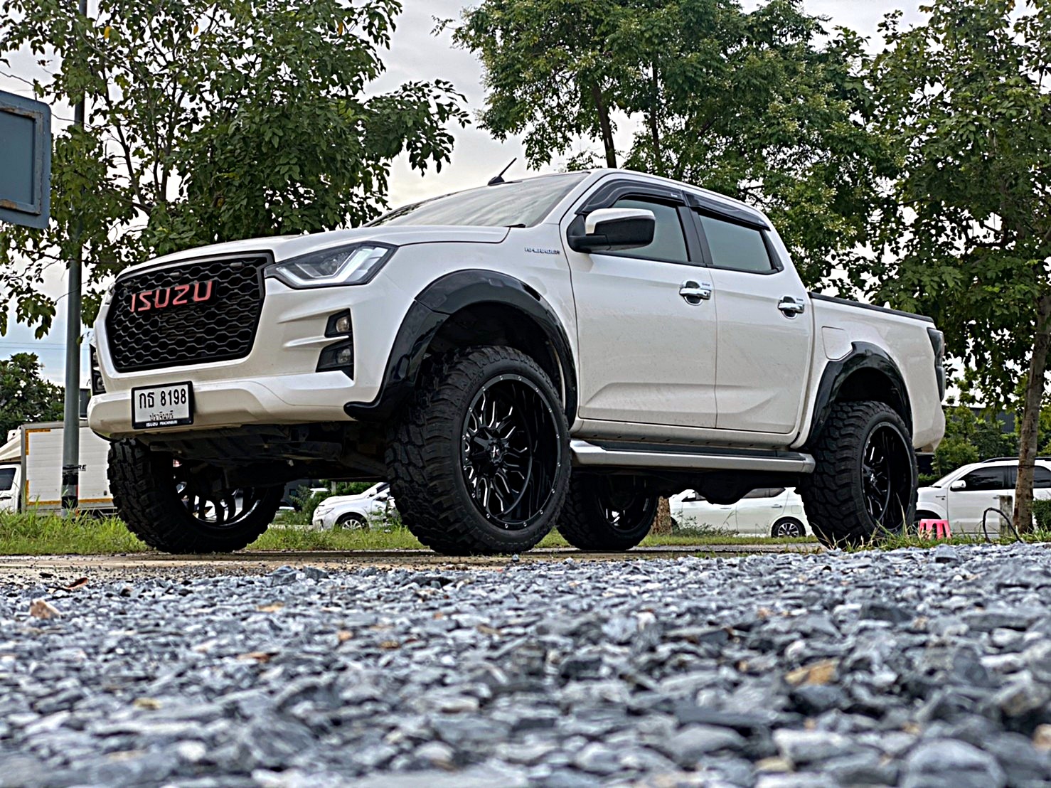 D-MAX ทรงเมกา มาไกลจากปราจีนบุรี