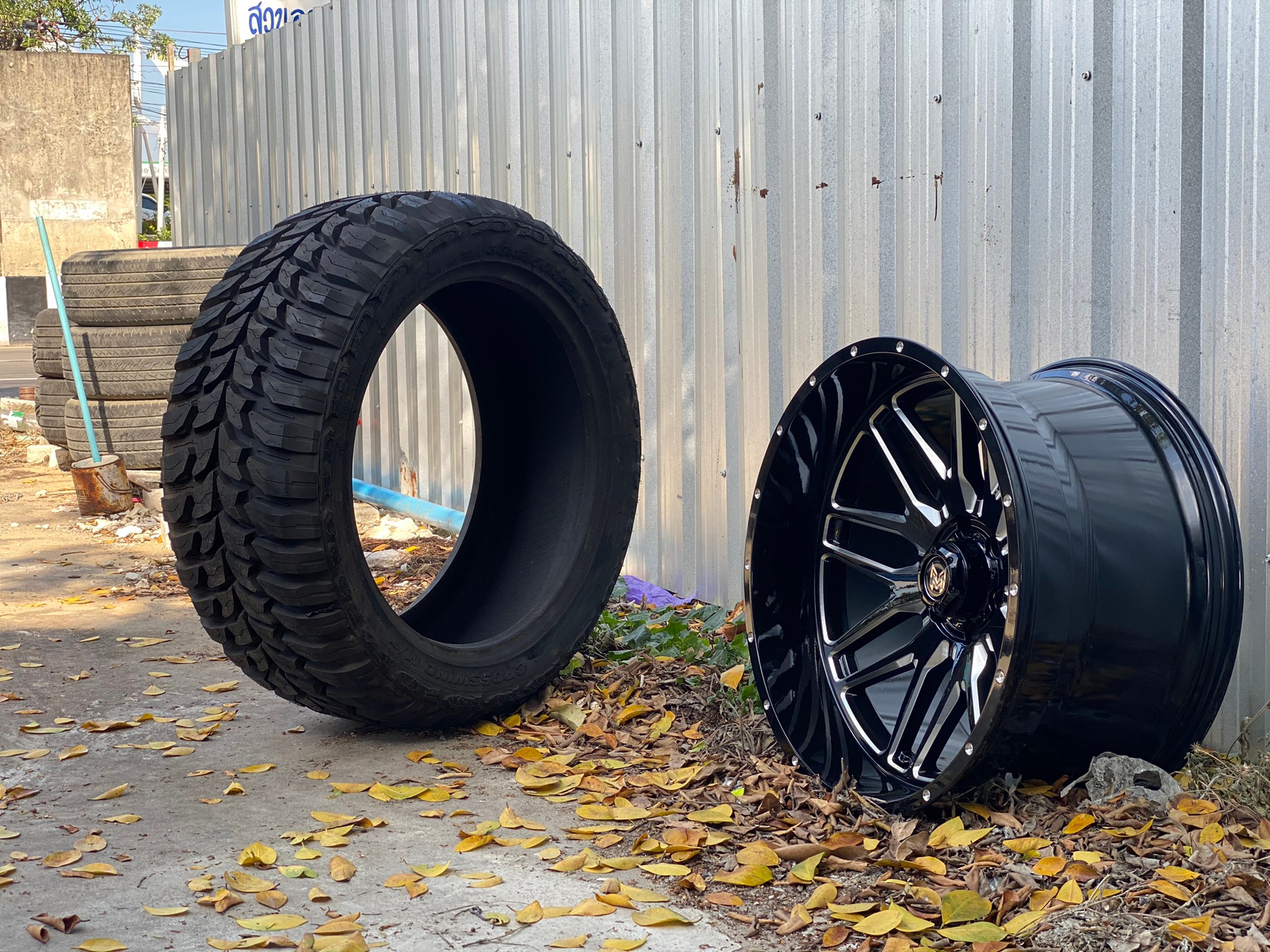 MAGNETIC 22x12 ET-44 CROSSWIND MT 33/12.5R22