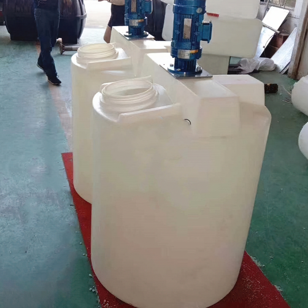 ถังผสม(PE)น้ำยา + พร้อมมอเตอร์หัวปั่น ขนาด 300 ลิตร