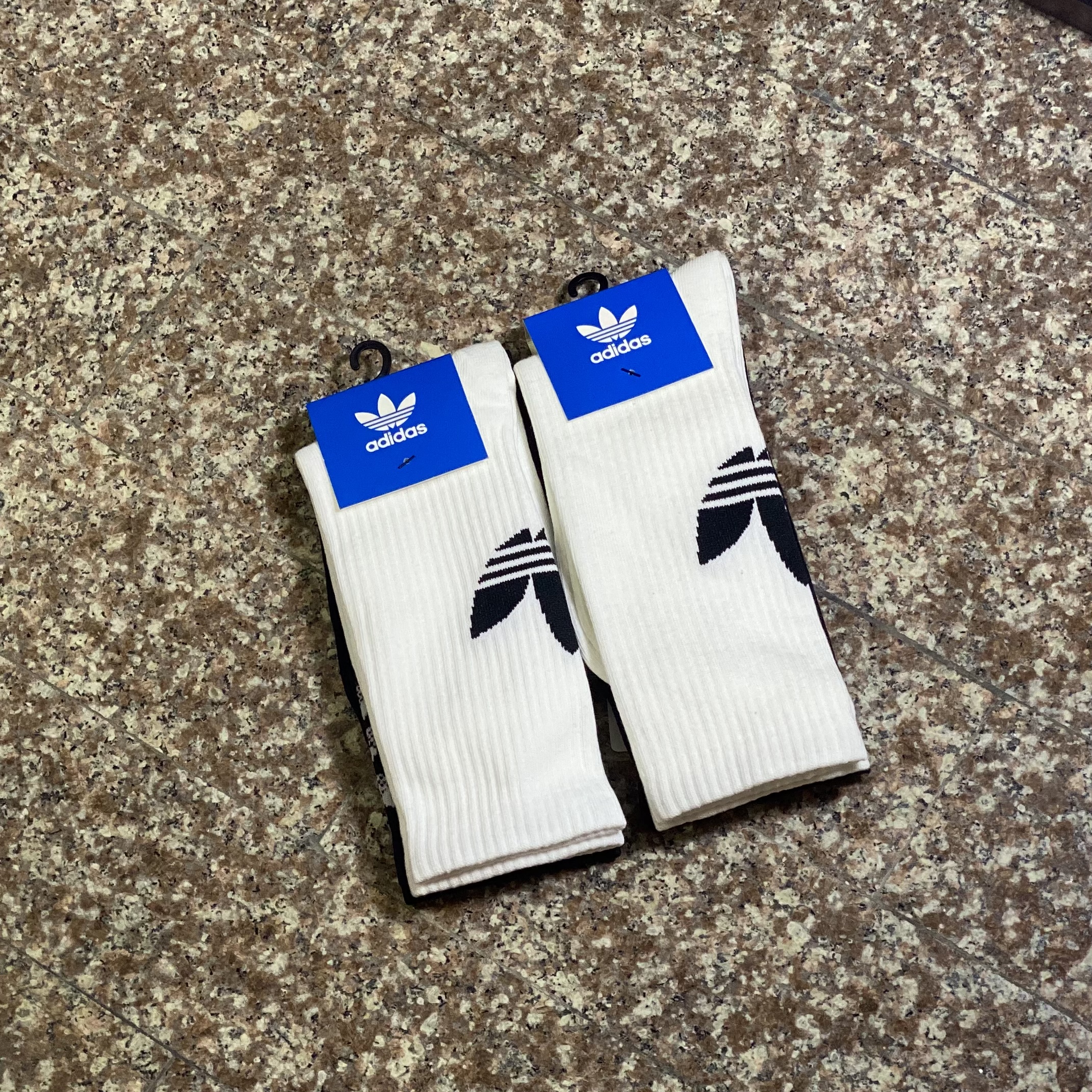 ถุงเท้า Adidas Originals “Monogram” Crew Socks #แพคคู่ (M)