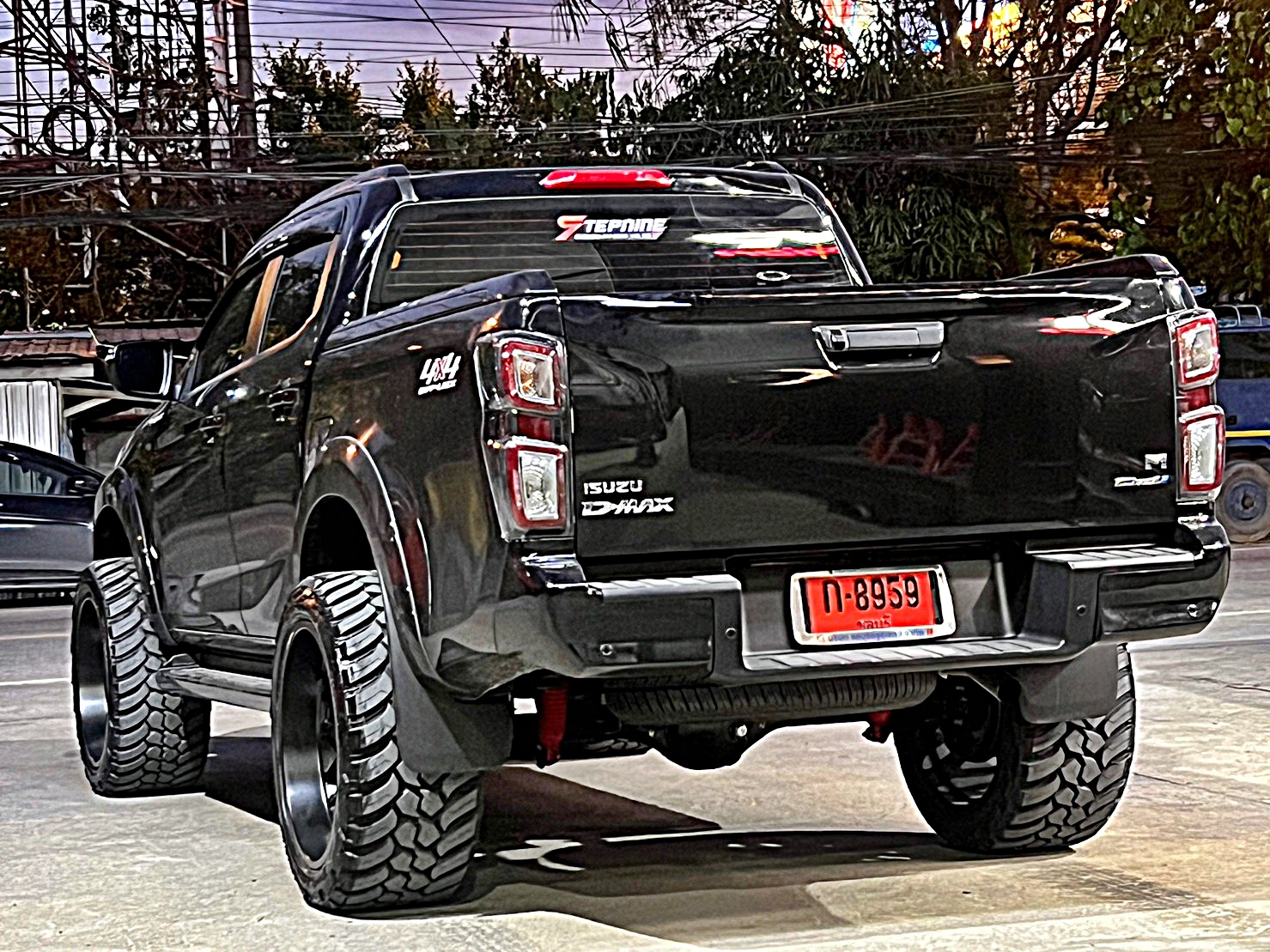 D-MAX ทรงเมกา จัดล้อแท้ HOSTILE ที่ STEP9