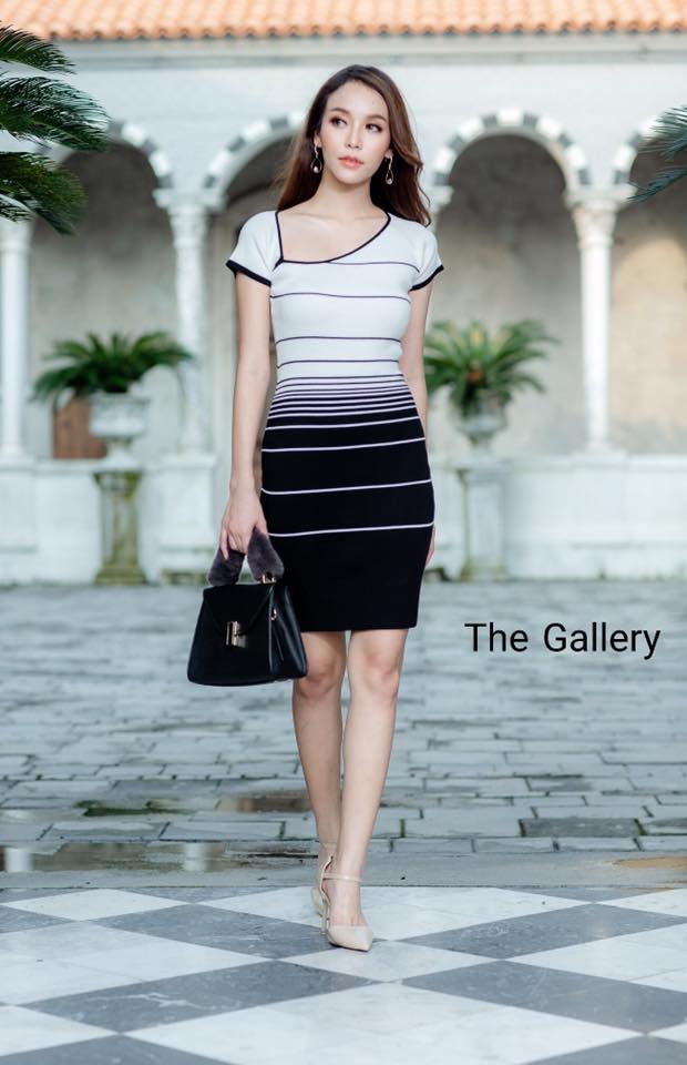 เดรสเข้ารูปตัดต่อสี เนื้อผ้านิต(Knitt)สั่งทออย่างดี ทั้งเซ็กซี่และหรูหราให้สาวๆได้อวดส่วนโค้งเว้าสุดสวย ใส่ไปนั่งทำงานเก๋ๆก็สวยไม่เบา